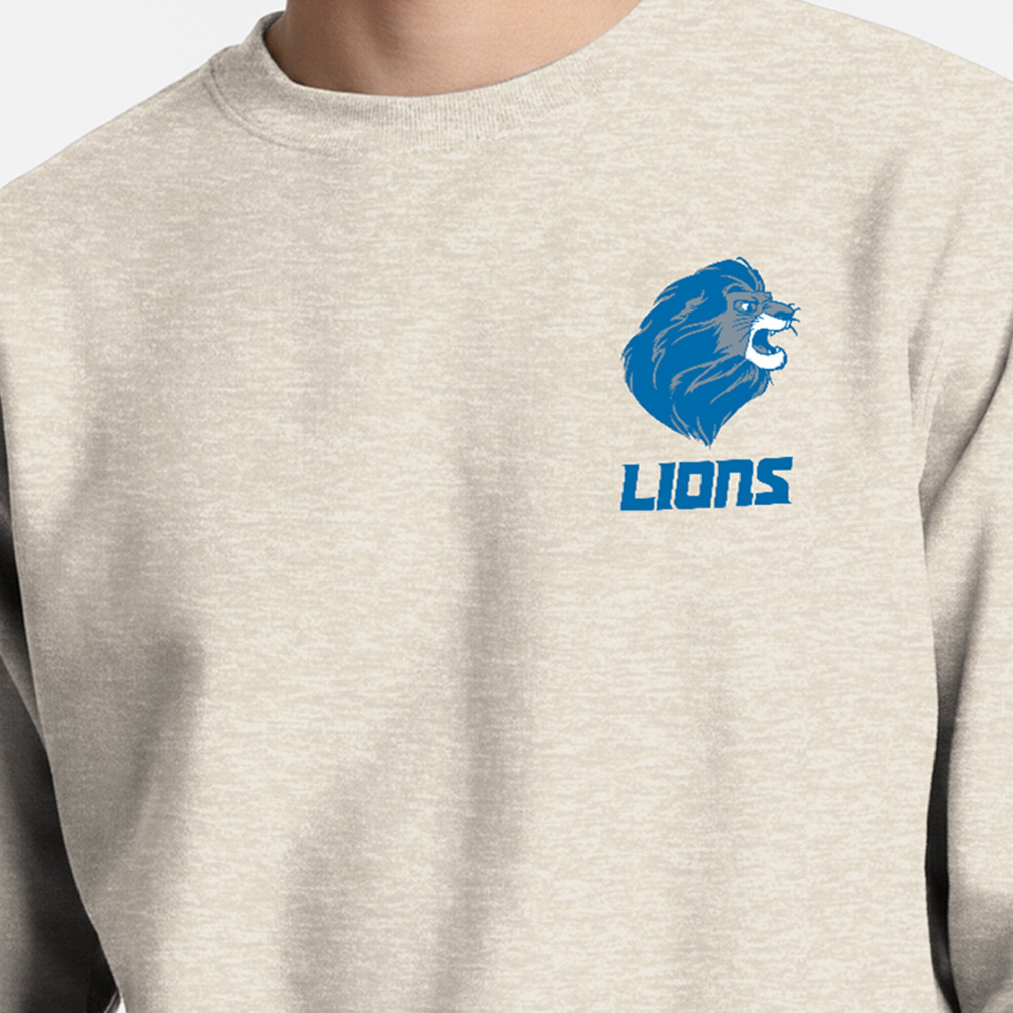 Sweat-shirt à col rond pour homme Disney x Champion Detroit Lions Powerblend couleur avoine, logo poitrine gauche et dos.
