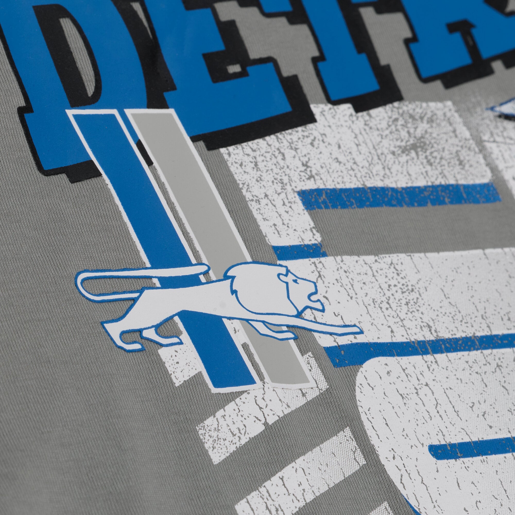 T-shirt à manches courtes Mitchell & Ness gris Detroit Lions Core Essentials Street Graphic pour homme