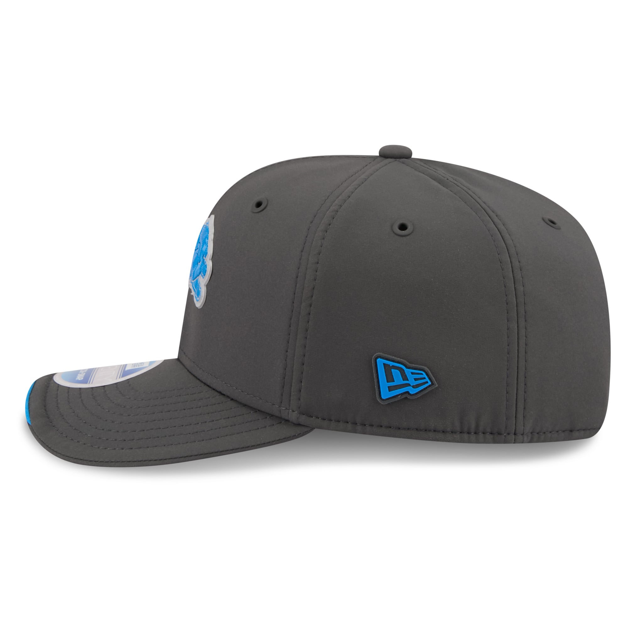 Casquette ajustable New Era Detroit Lions 2026 Sideline pour homme, couleur anthracite, modèle 9SEVENTY, idéale pour les temps froids.