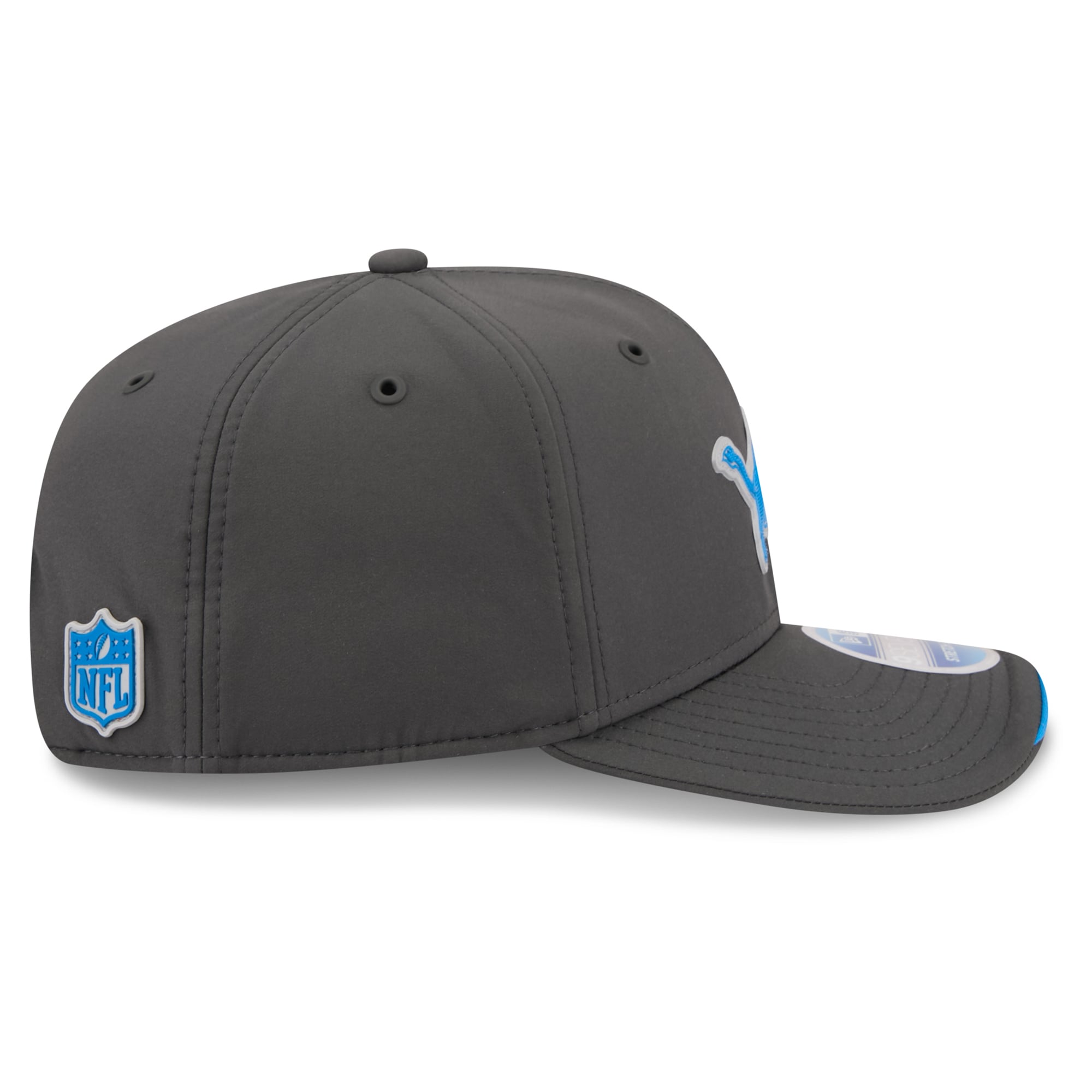 Casquette ajustable New Era Detroit Lions 2026 Sideline pour homme, couleur anthracite, modèle 9SEVENTY, idéale pour les temps froids.
