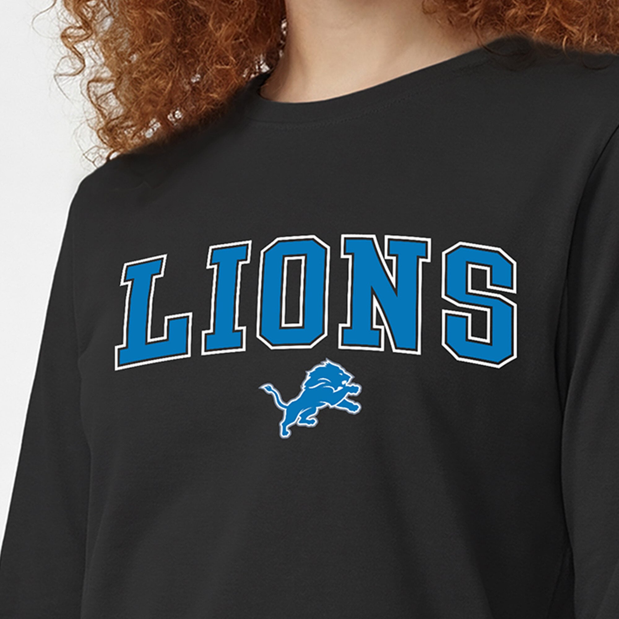 T-shirt à manches longues Champion noir pour femmes, logo principal des Lions de Détroit