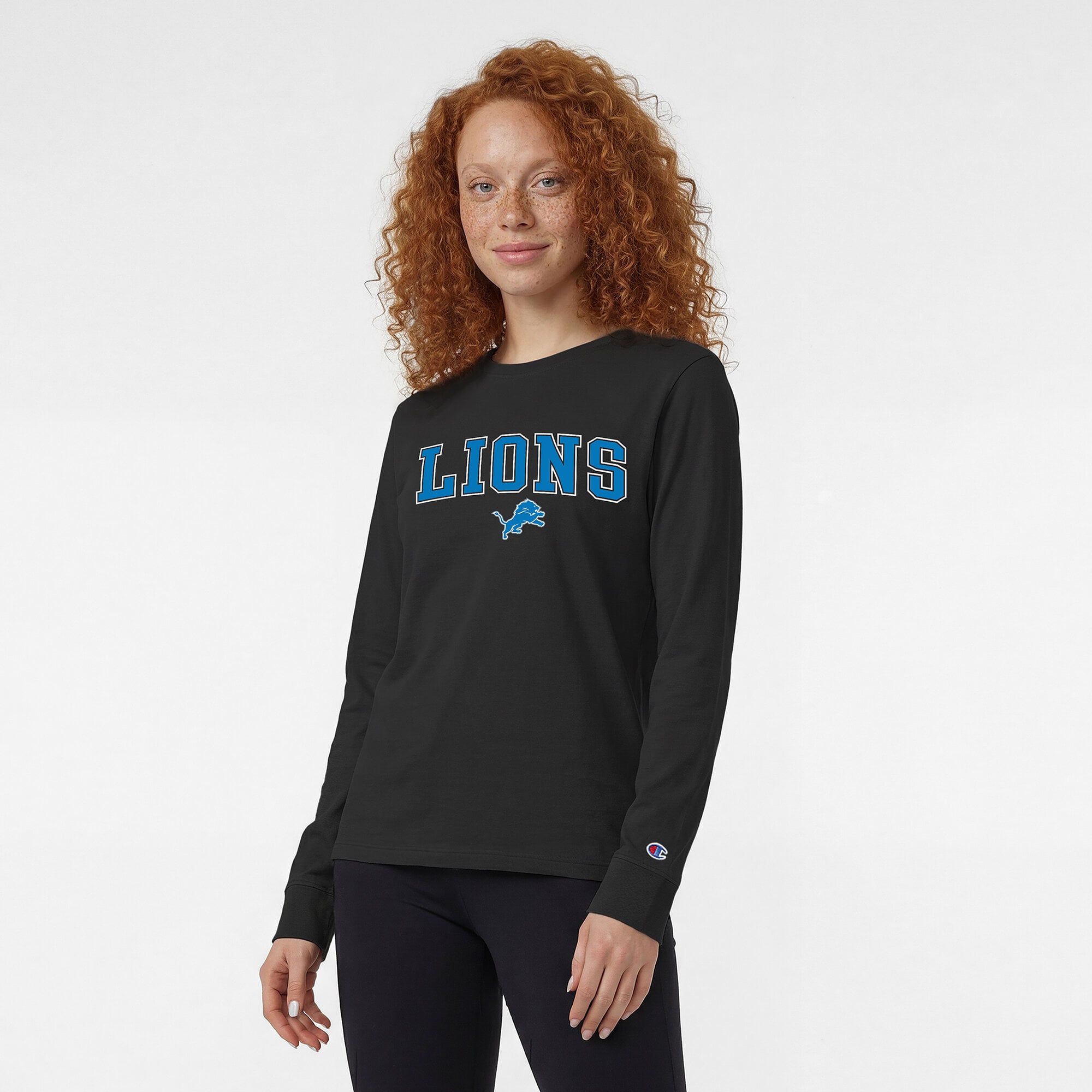T-shirt à manches longues Champion noir pour femmes, logo principal des Lions de Détroit