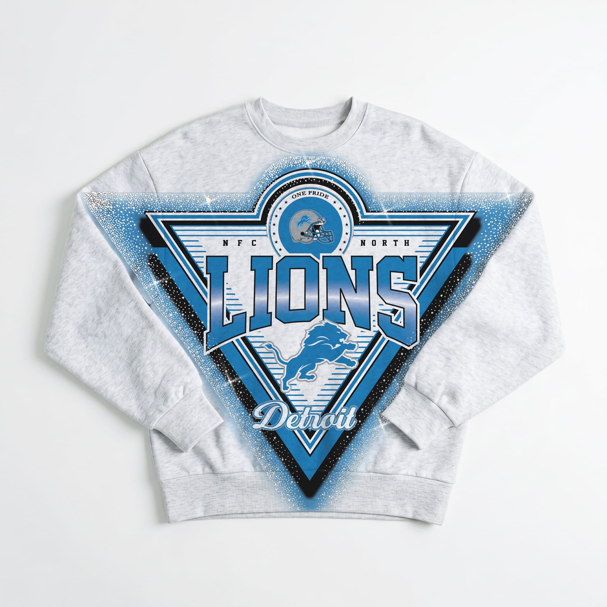 Sweat-shirt oversize en polaire à strass « Chasing Victory » des Lions de Détroit, collection Gameday Couture pour femmes, couleur cendre.