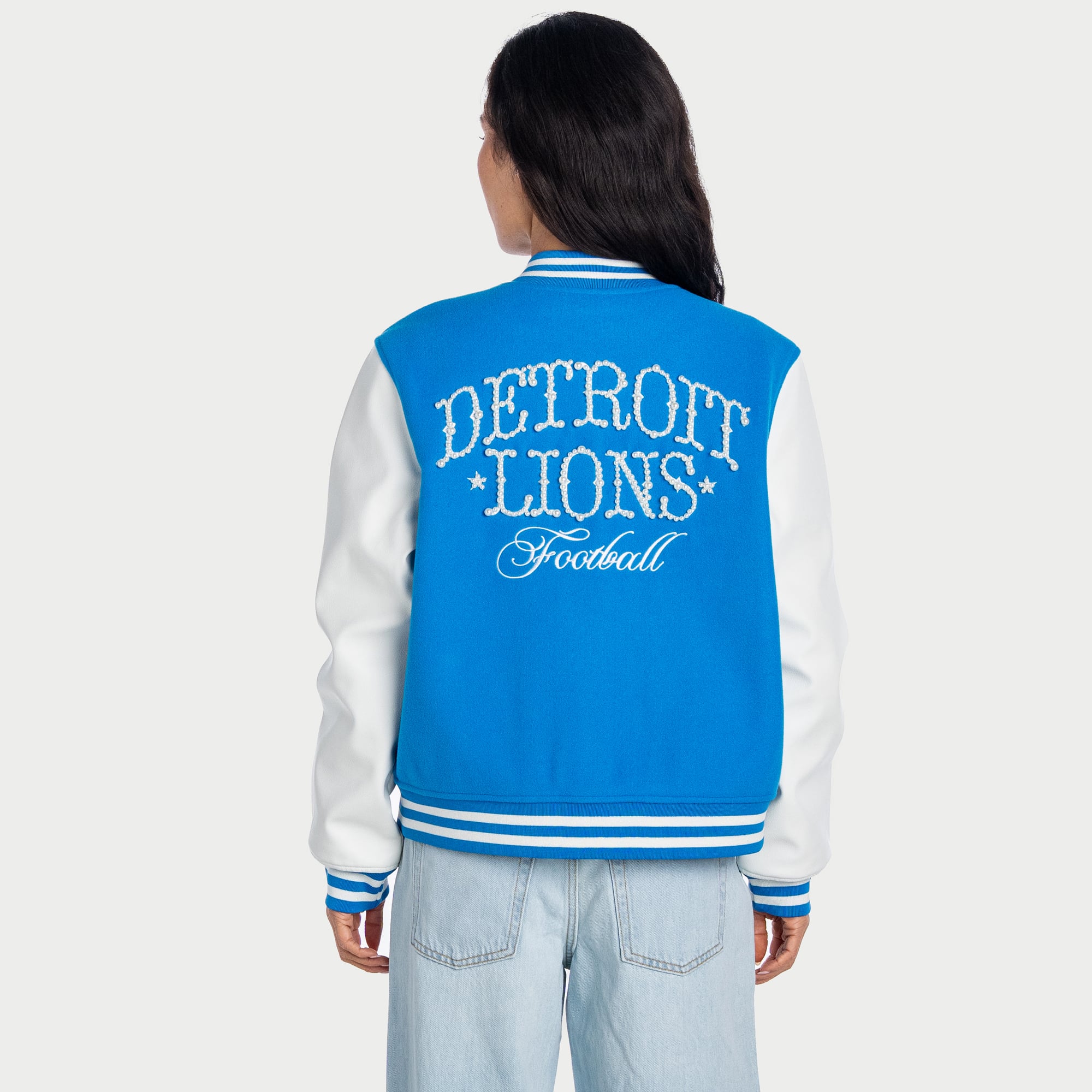 Veste universitaire The Wild Collective bleue Detroit Lions Pearl à boutons-pression pour femme
