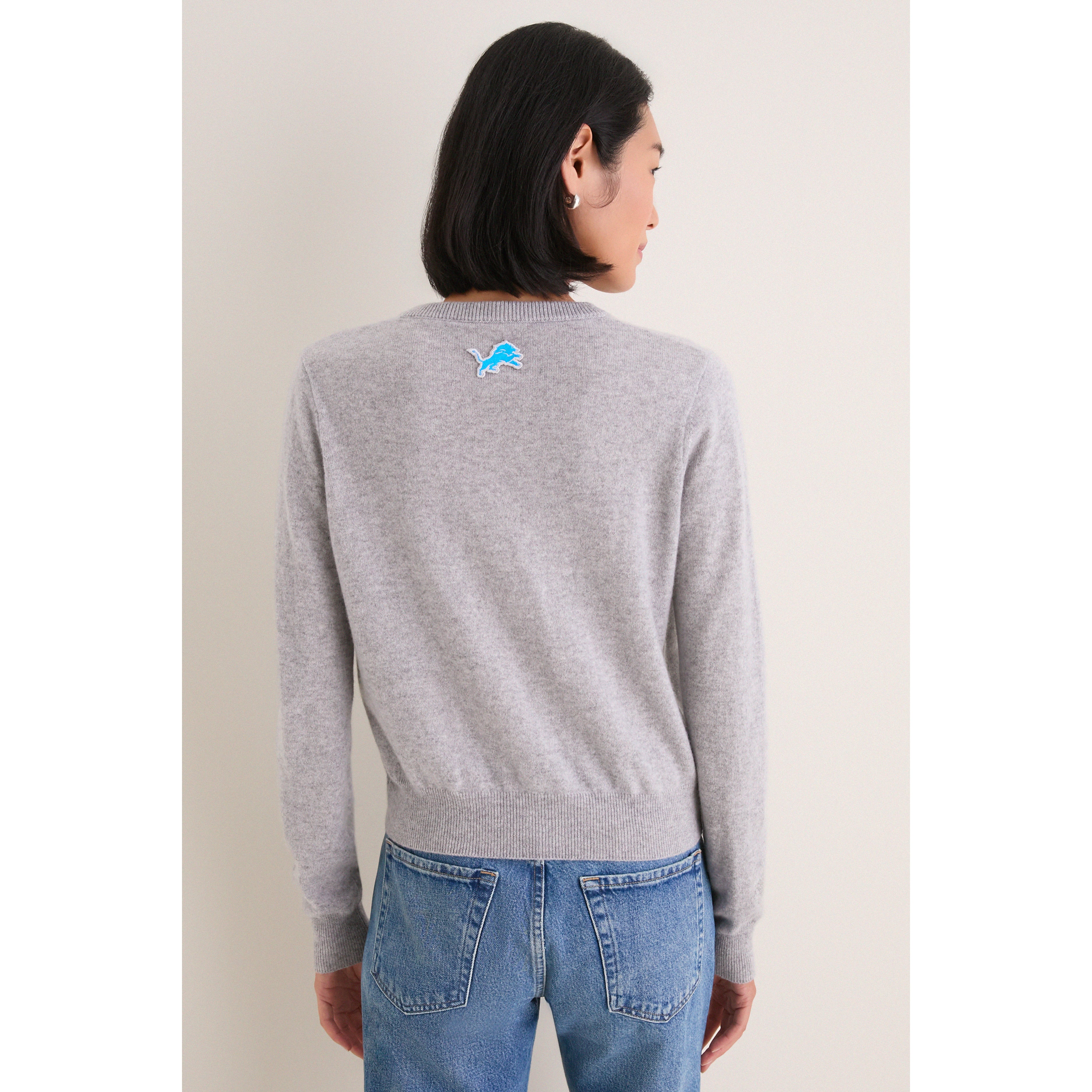 Gilet en cachemire gris à boutons pour femme, modèle Detroit Lions de Tuckernuck