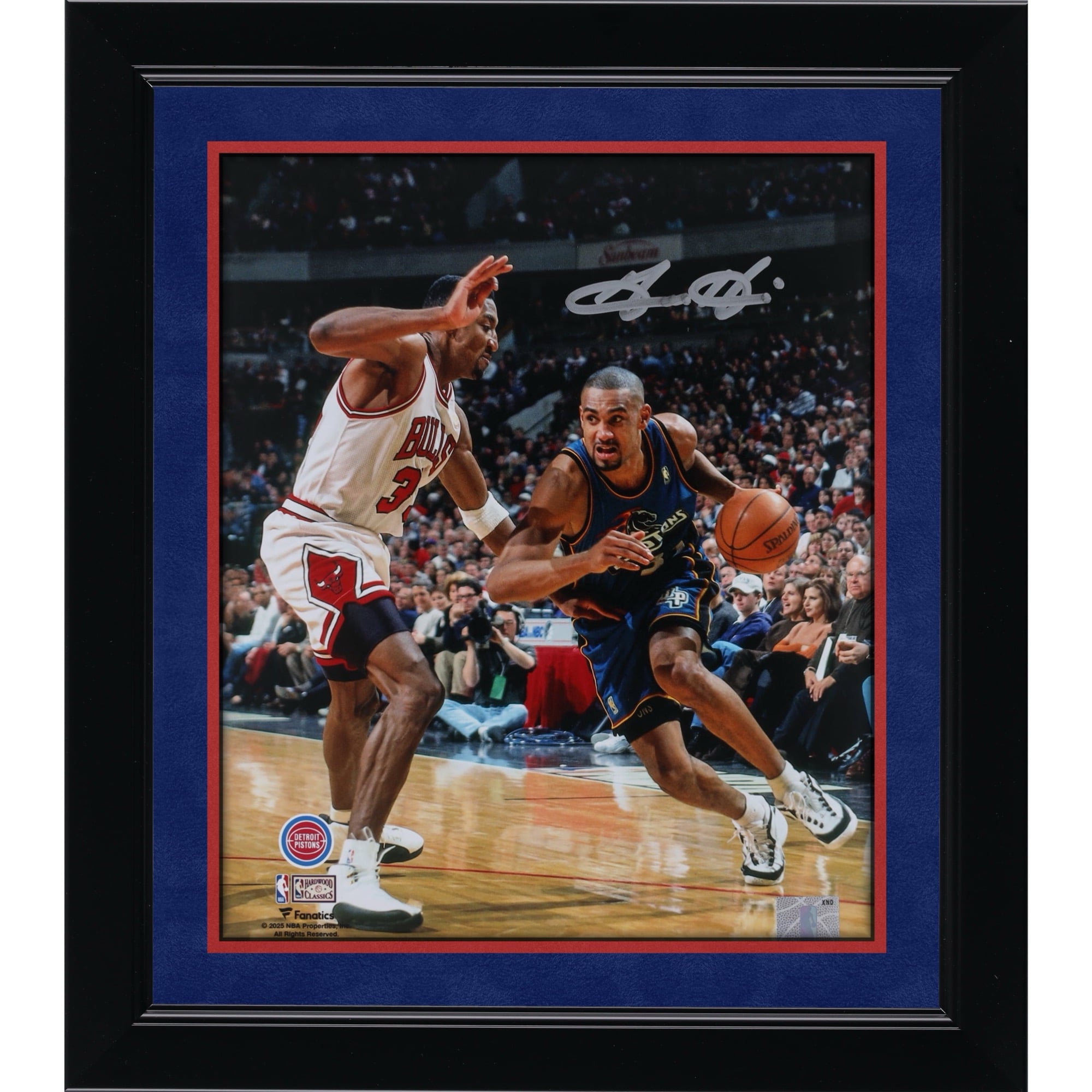 Grant Hill Detroit Pistons Autographed 8" x 10" Driving to the Basket Photograph