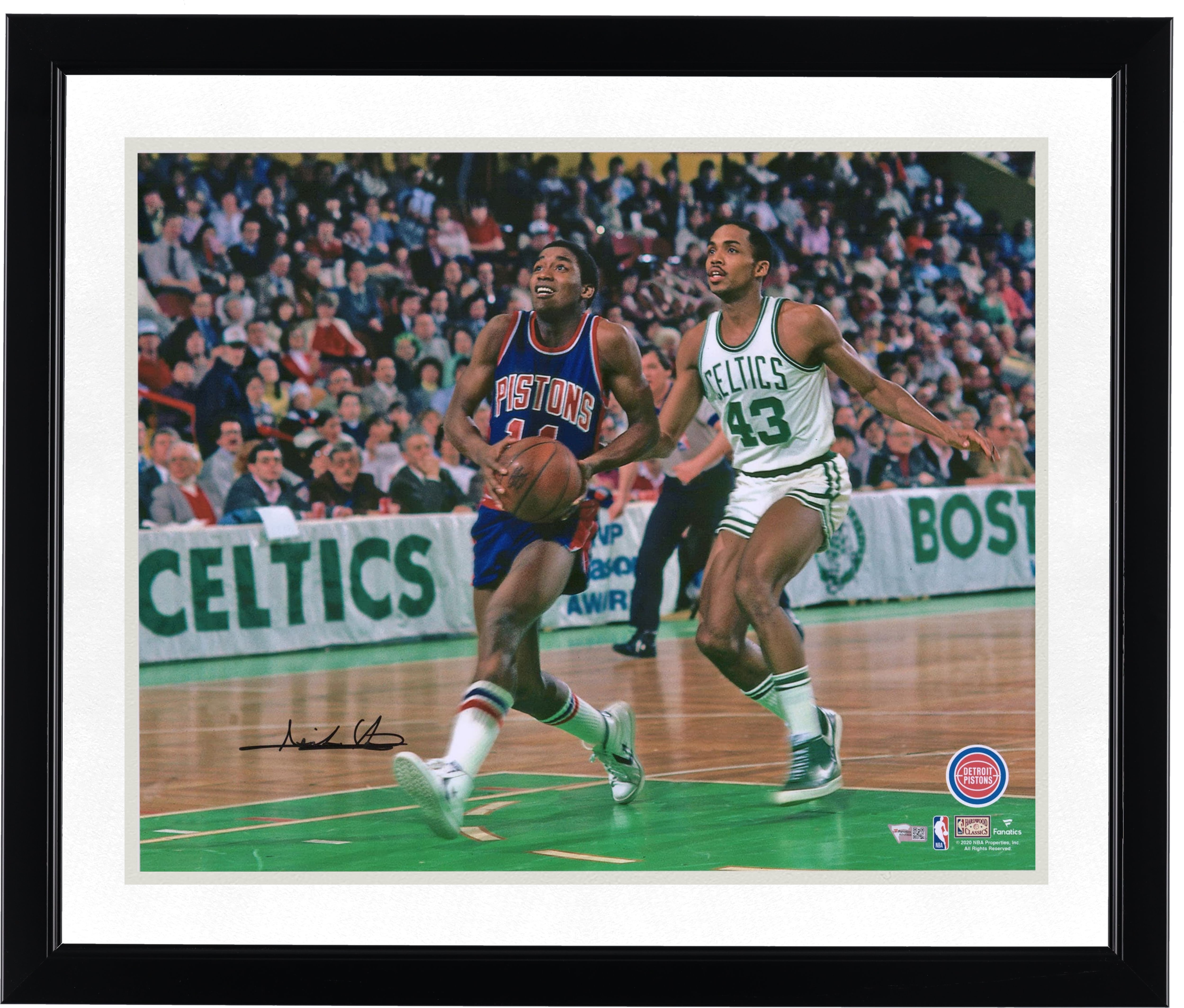 Photo dédicacée d'Isiah Thomas (Detroit Pistons) - 40 x 50 cm (16 x 20 pouces) contre les Celtics
