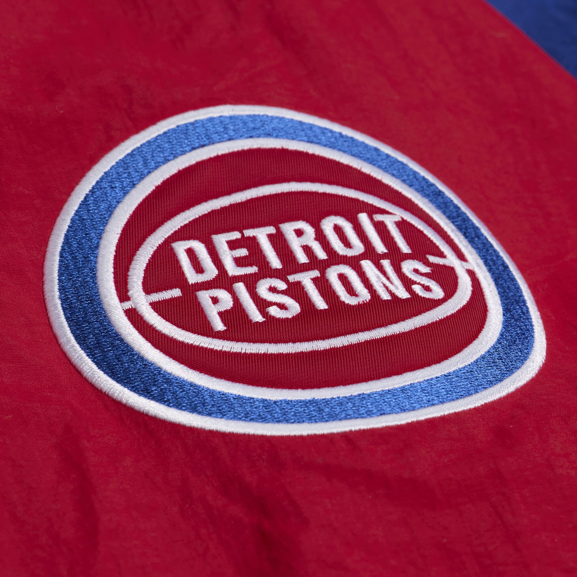 Veste pull classique à col en V Mitchell & Ness Royal Detroit Pistons pour homme