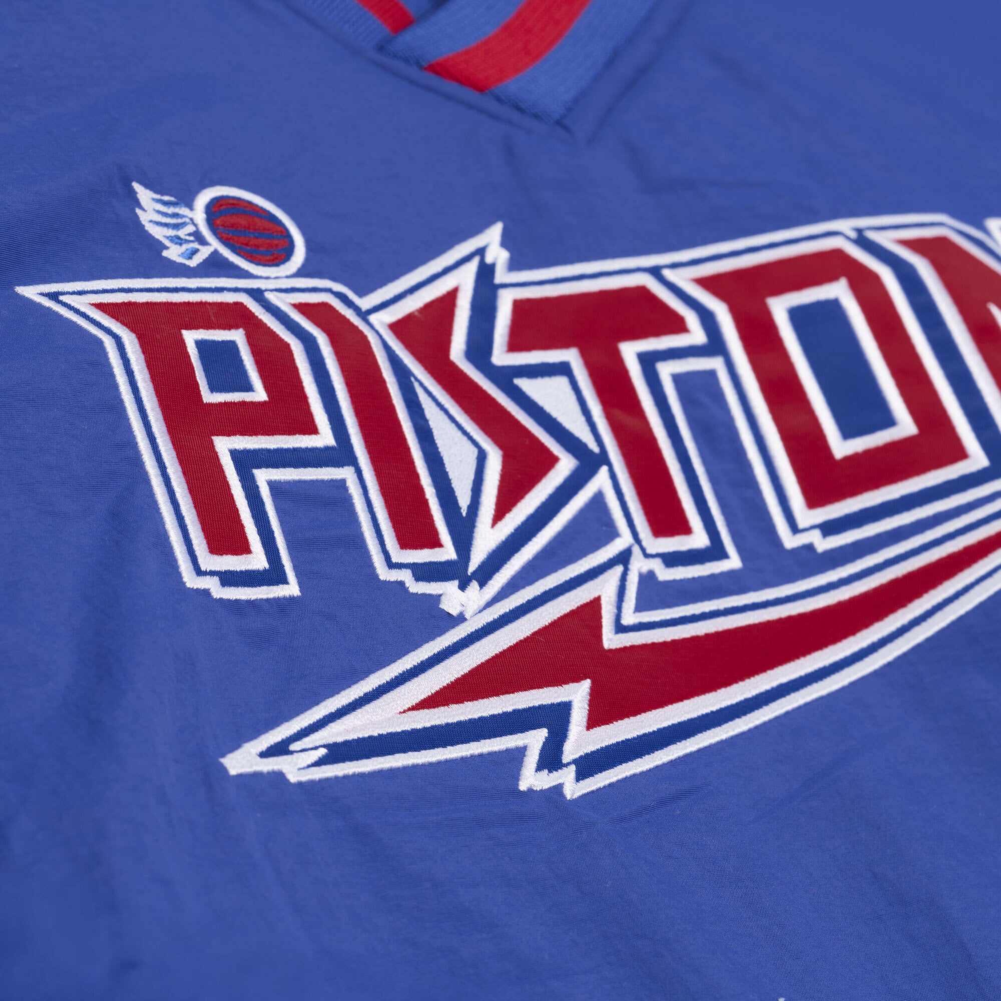 Men's Mitchell & Ness Royal Detroit Pistons Classic V-Neck Raglan Pullover