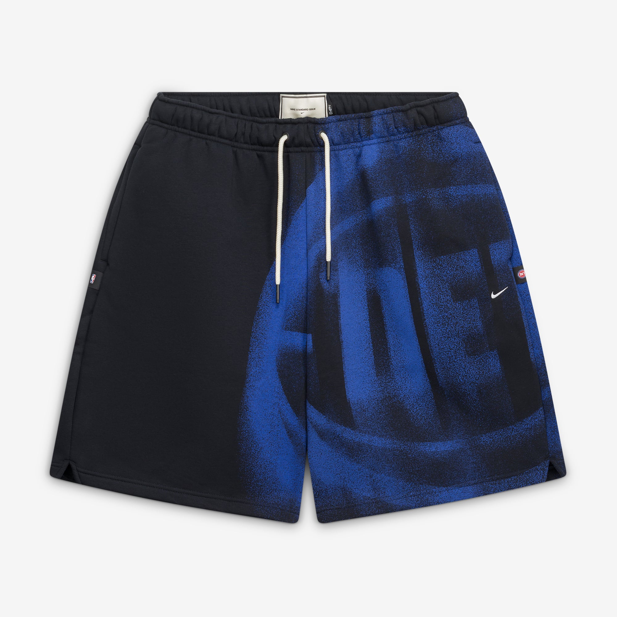 Short de sport Nike Detroit Pistons 2026 Standard Issue pour homme, en polaire noire.
