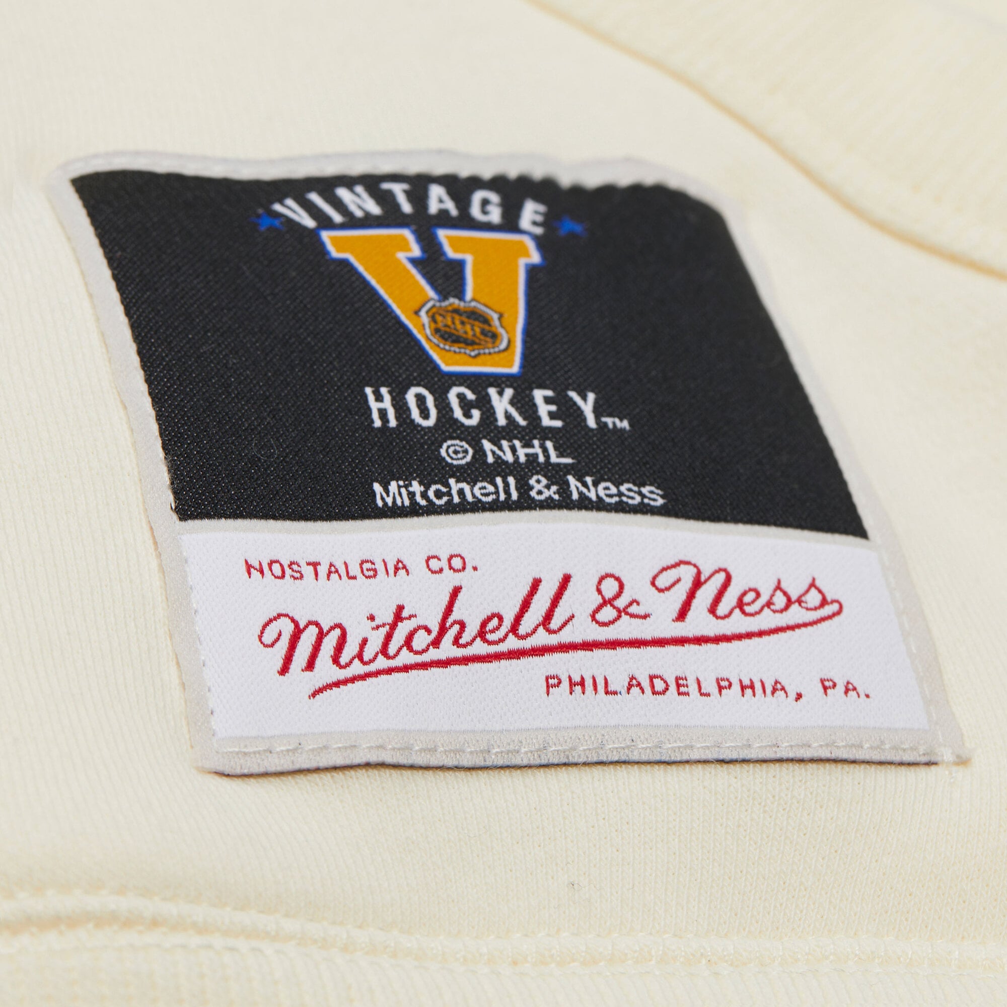 Sweat à capuche en polaire Mitchell & Ness crème pour homme