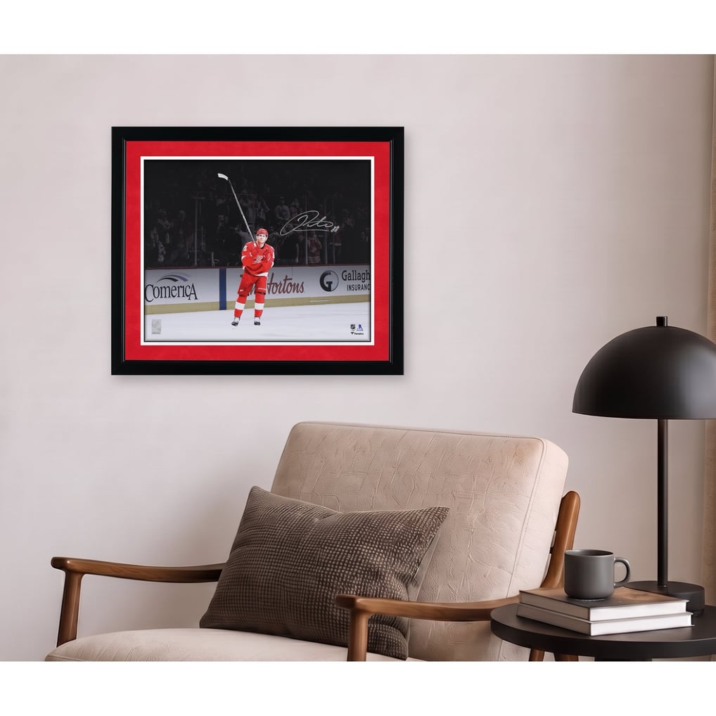 Patrick Kane Detroit Red Wings Autographed Fanatics Authentic 16" x 20" 500th NHL Goal Celebration Photograph 