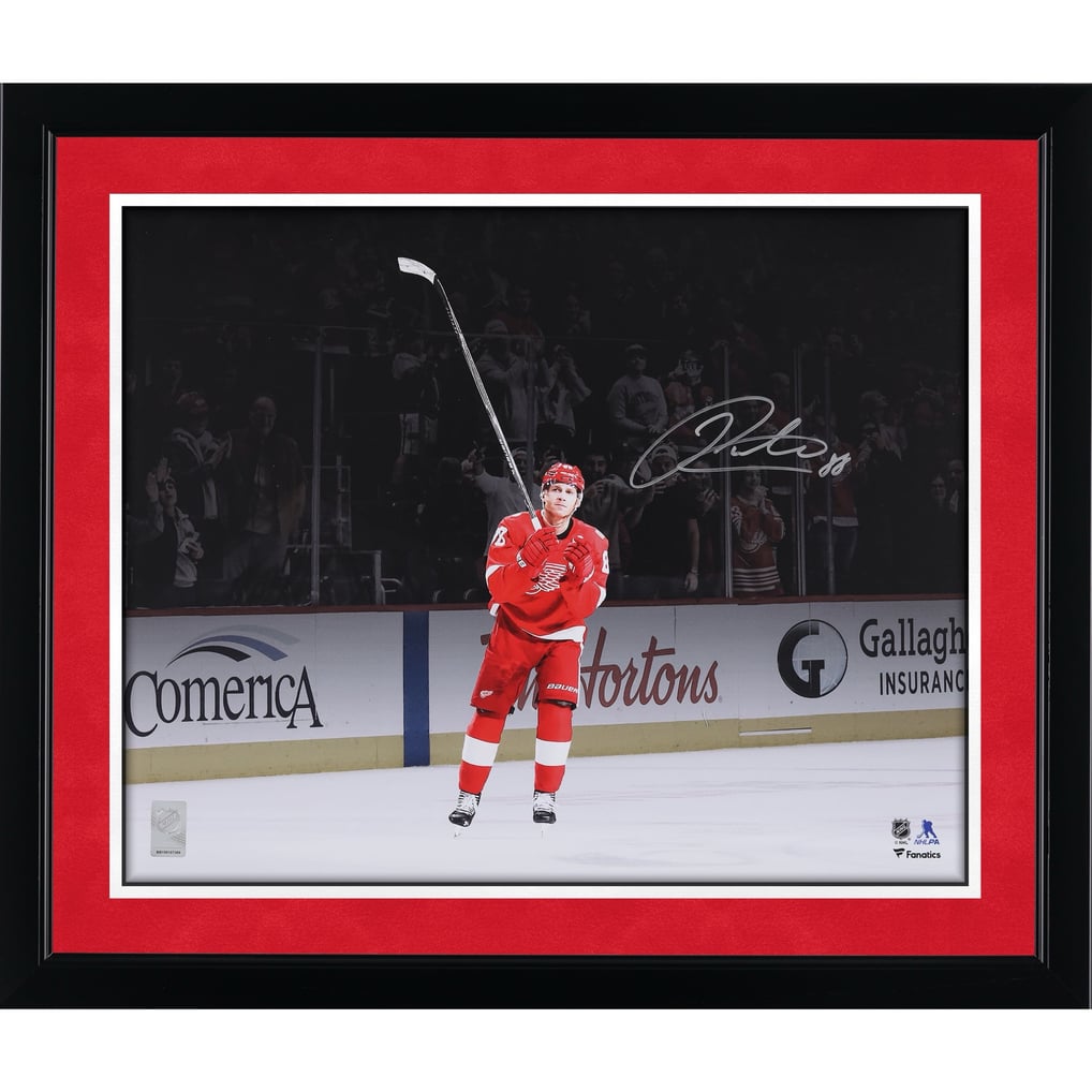 Patrick Kane Detroit Red Wings Autographed Fanatics Authentic 16" x 20" 500th NHL Goal Celebration Photograph 