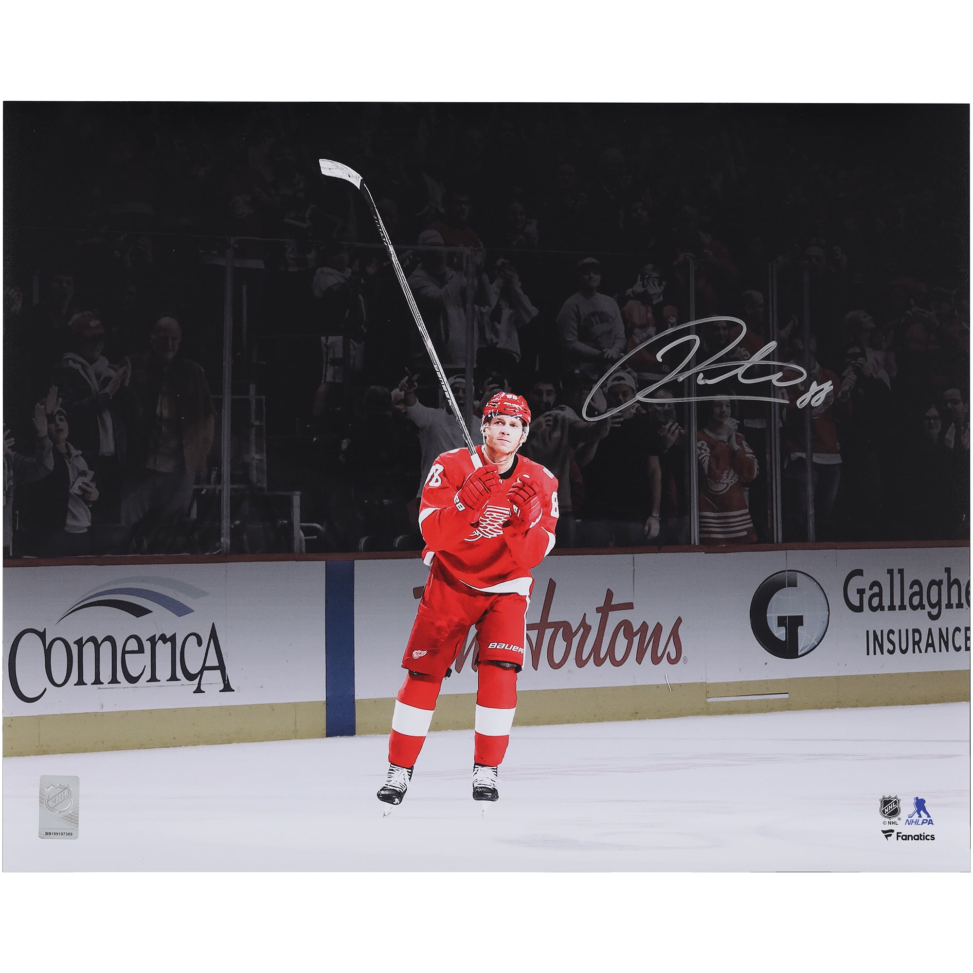 Patrick Kane Detroit Red Wings Autographed 16" x 20" 500th NHL Goal Celebration Photograph