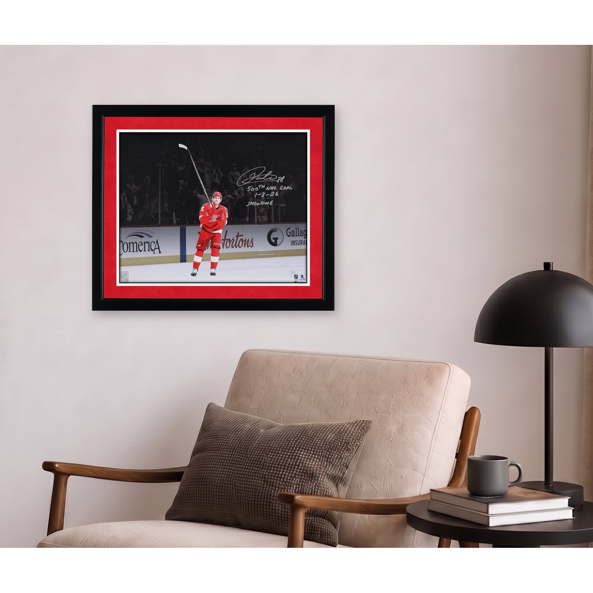 Photo dédicacée de Patrick Kane (Red Wings de Détroit) pour célébrer son 500e but en LNH (40,6 x 50,8 cm) avec plusieurs inscriptions - Édition limitée à 25 exemplaires