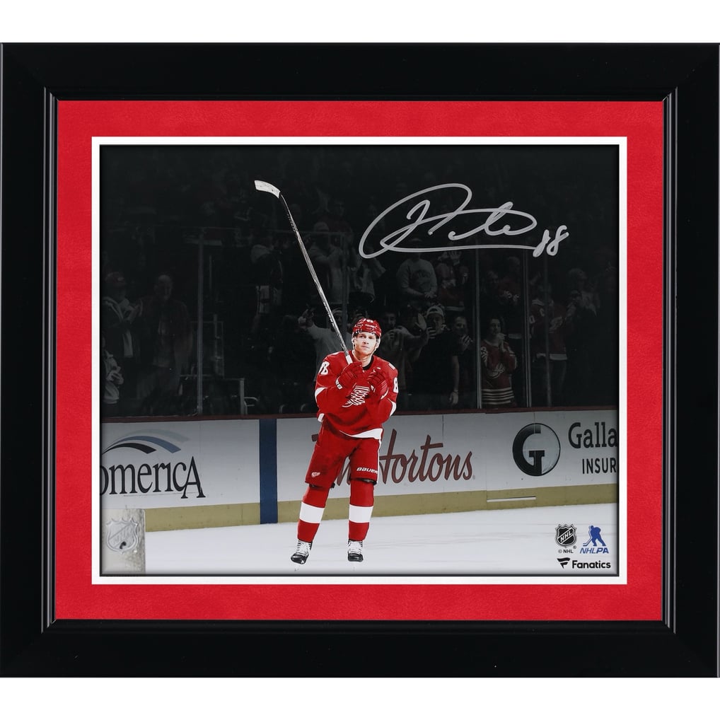 Patrick Kane Detroit Red Wings Autographed Fanatics Authentic 8" x 10" 500th NHL Goal Celebration Photograph 