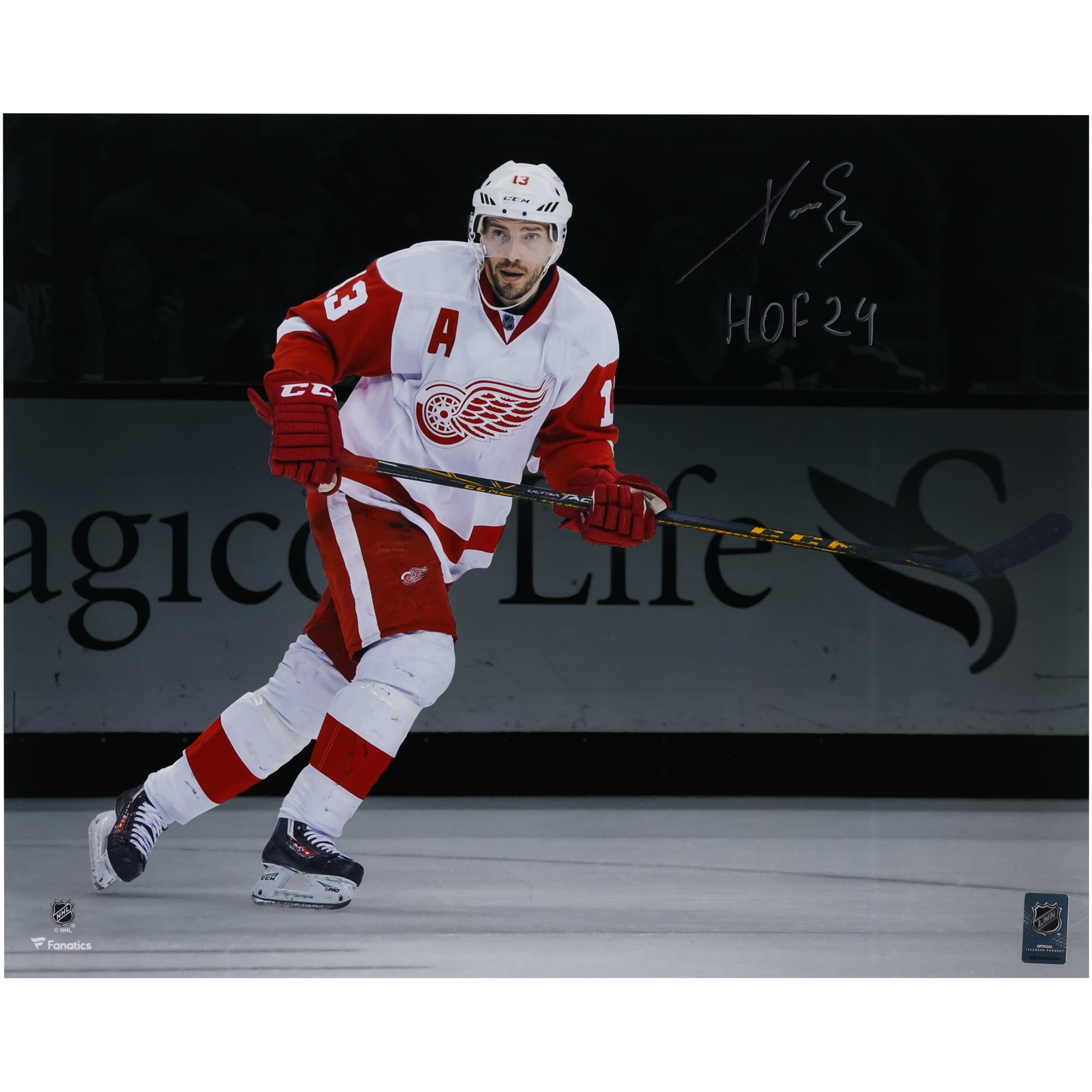 Photo dédicacée de Pavel Datsyuk, joueur des Red Wings de Détroit, lors de son dernier match de la LNH (40,6 x 50,8 cm), avec inscription « HOF 24 ».