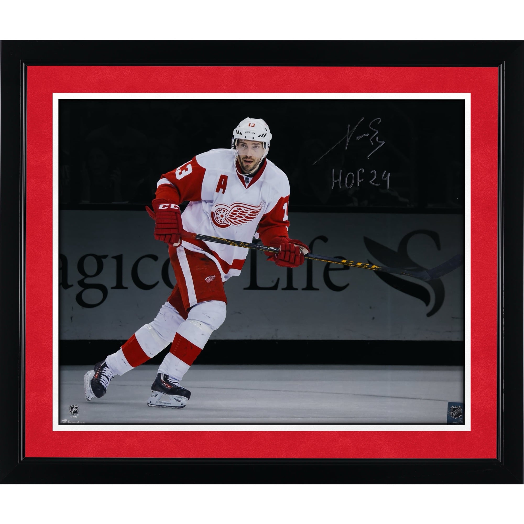 Photo dédicacée de Pavel Datsyuk, joueur des Red Wings de Détroit, lors de son dernier match de la LNH (40,6 x 50,8 cm), avec inscription « HOF 24 ».