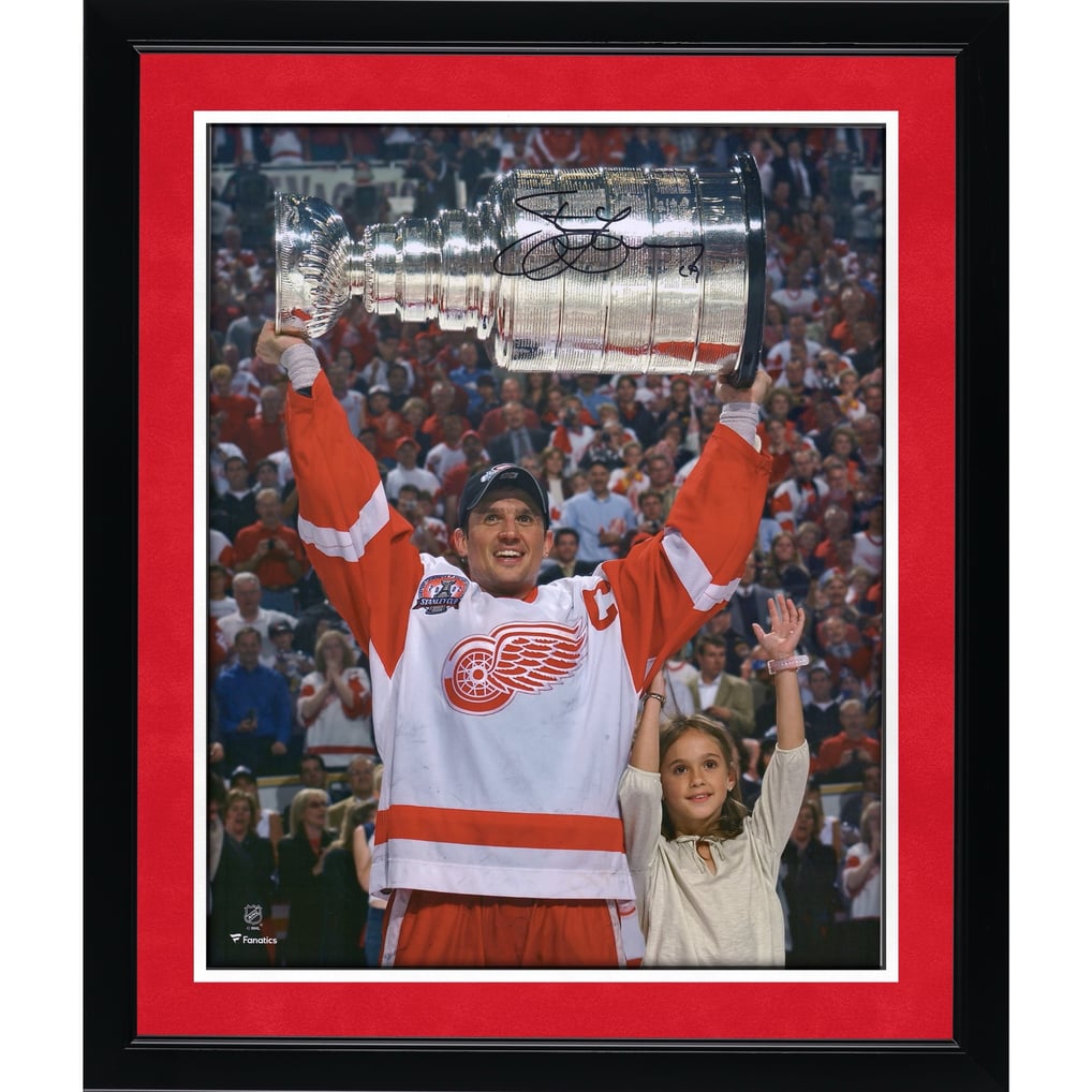 Autographed Detroit Red Wings Steve Yzerman Fanatics Authentic 16" x 20" Raising Cup Photograph