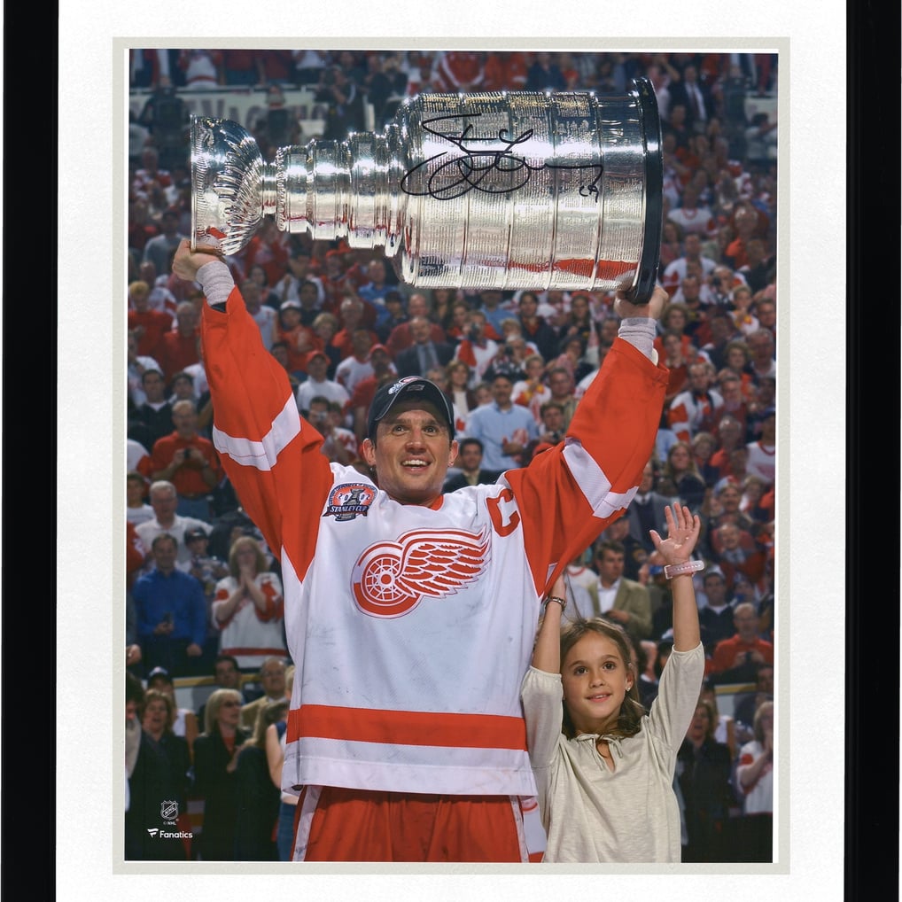 Autographed Detroit Red Wings Steve Yzerman Fanatics Authentic 16" x 20" Raising Cup Photograph