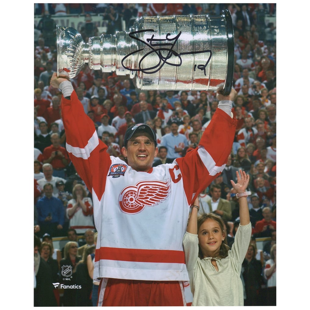 Autographed Detroit Red Wings Steve Yzerman Fanatics Authentic 8" x 10" Raising Cup Photograph