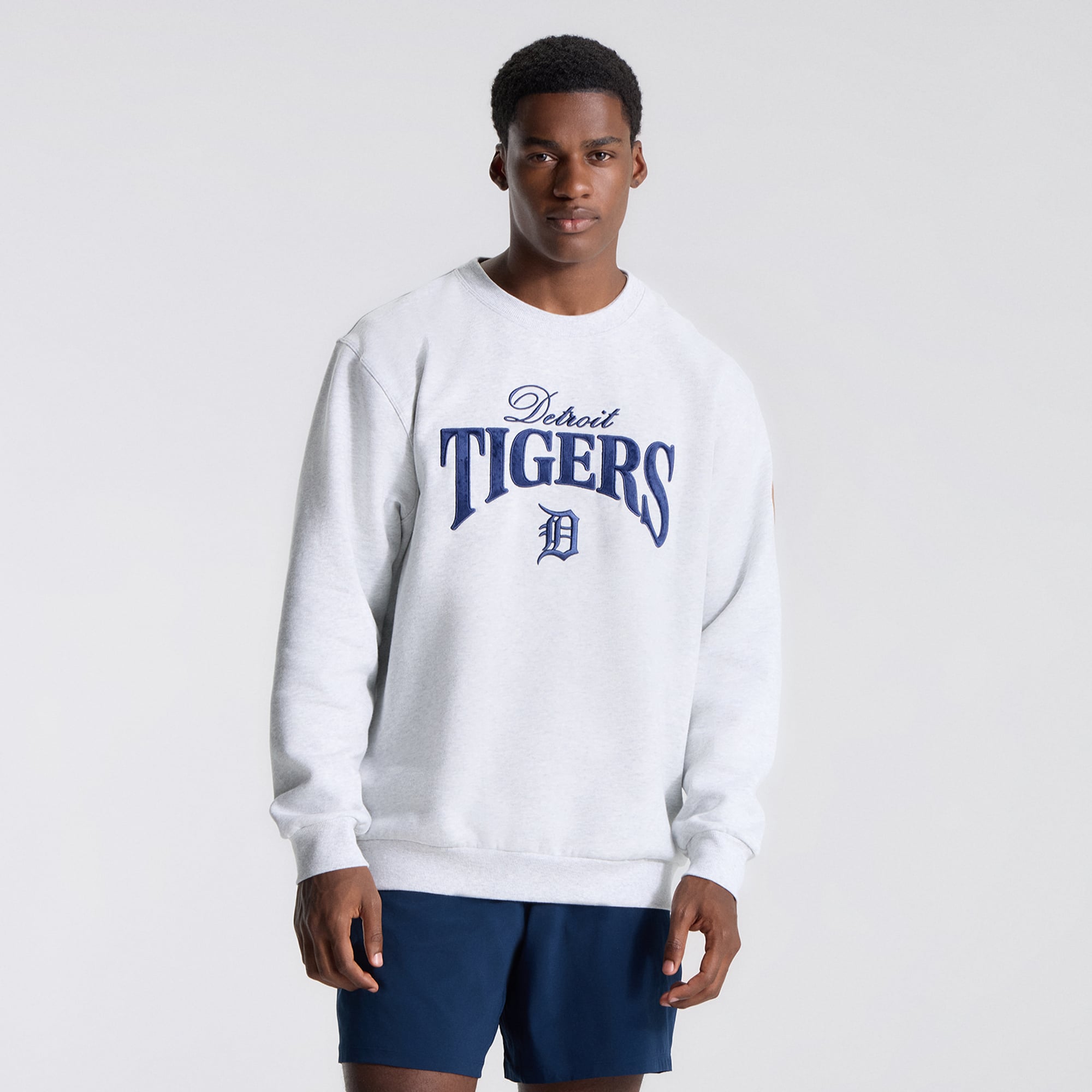 Men's lululemon Heathered Core Ultra Light Grey Detroit Tigers Steady State Sweatshirt