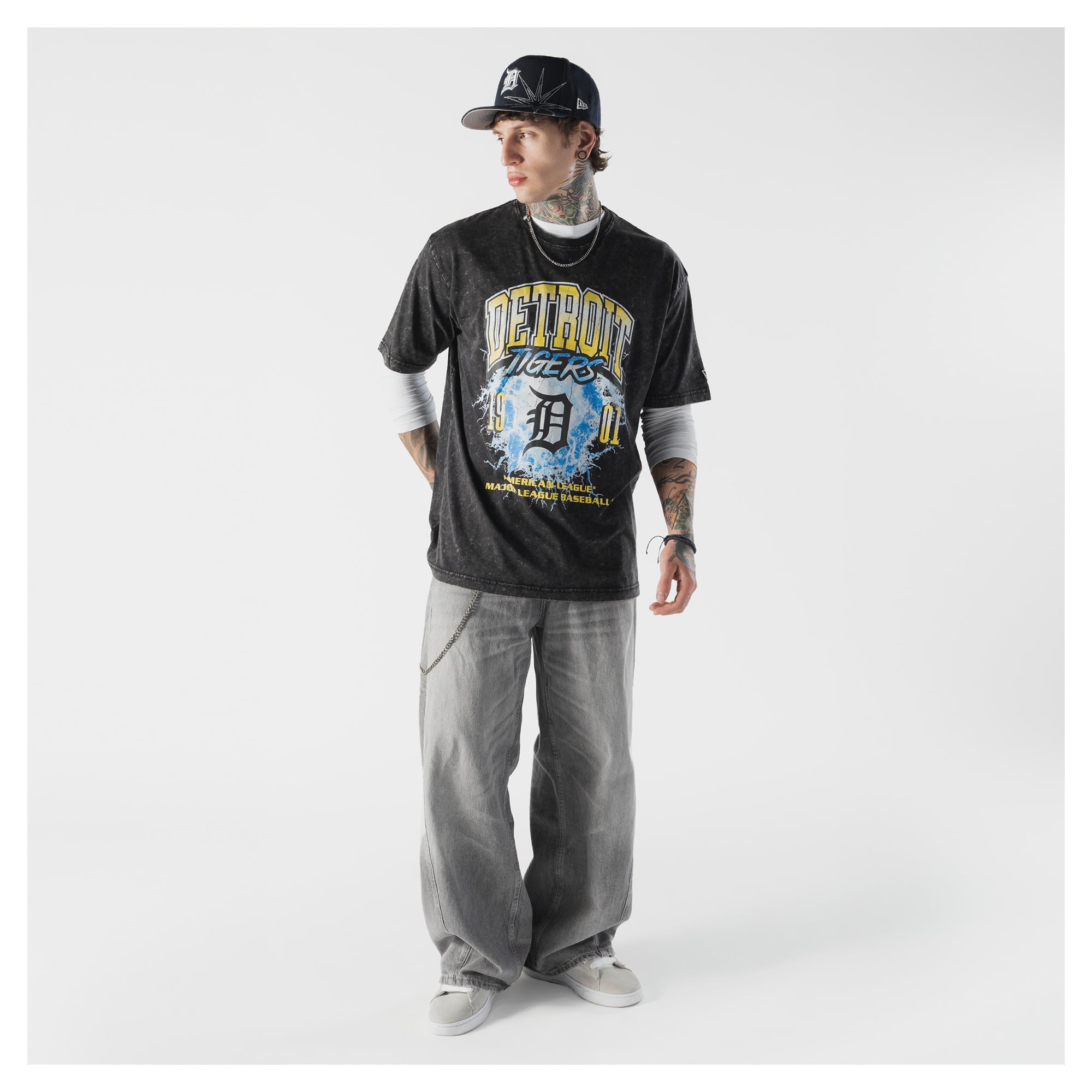 T-shirt New Era noir pour homme Detroit Tigers Lightning, coupe ronde, délavage minéral