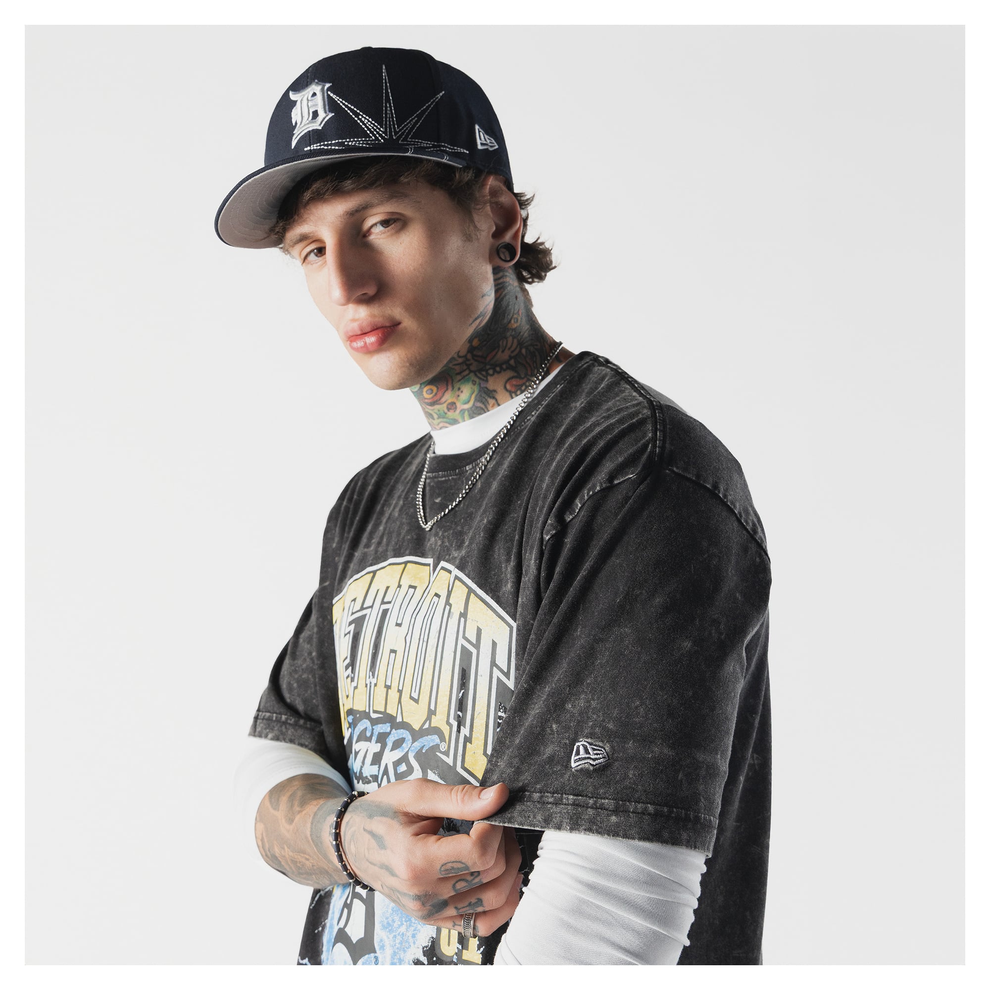 T-shirt New Era noir pour homme Detroit Tigers Lightning, coupe ronde, délavage minéral