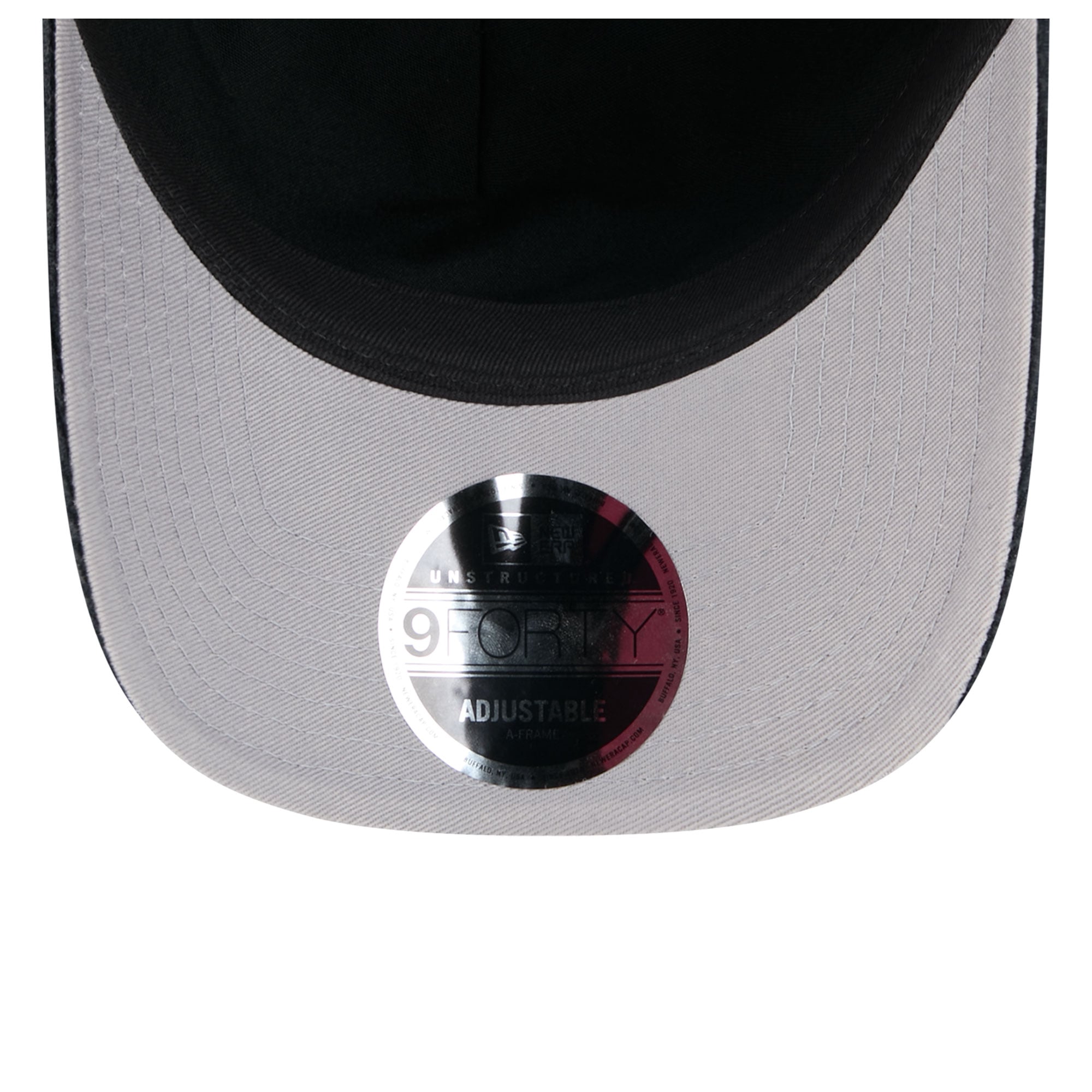 Casquette New Era pour homme, modèle 9FORTY, bleu marine, Detroit Tigers, écusson latéral des World Series 1984, en velours côtelé ton sur ton.