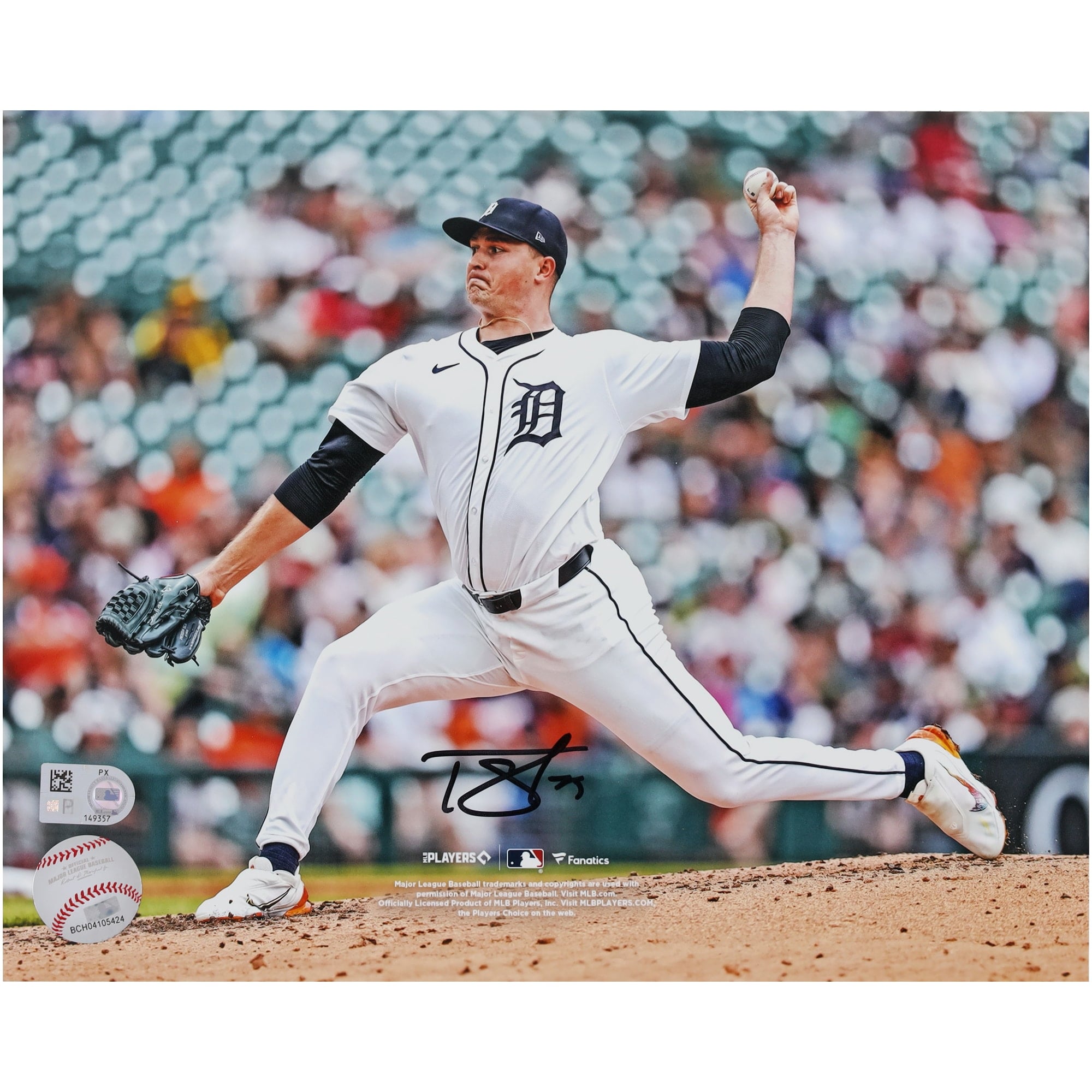 Photographie autographiée de Tarik Skubal, lanceur en uniforme blanc des Detroit Tigers, 8" x 10"