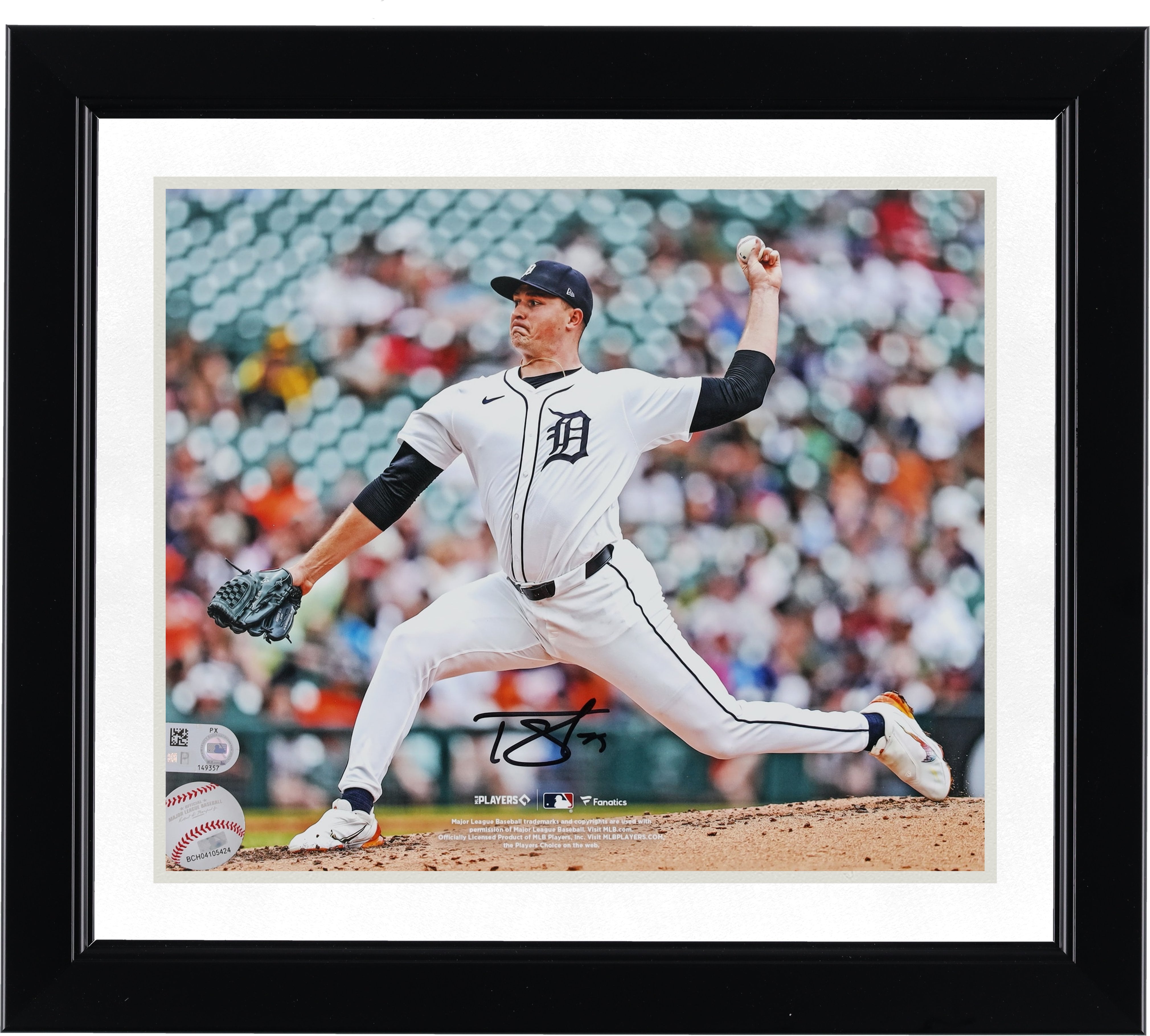 Photographie autographiée de Tarik Skubal, lanceur en uniforme blanc des Detroit Tigers, 8" x 10"