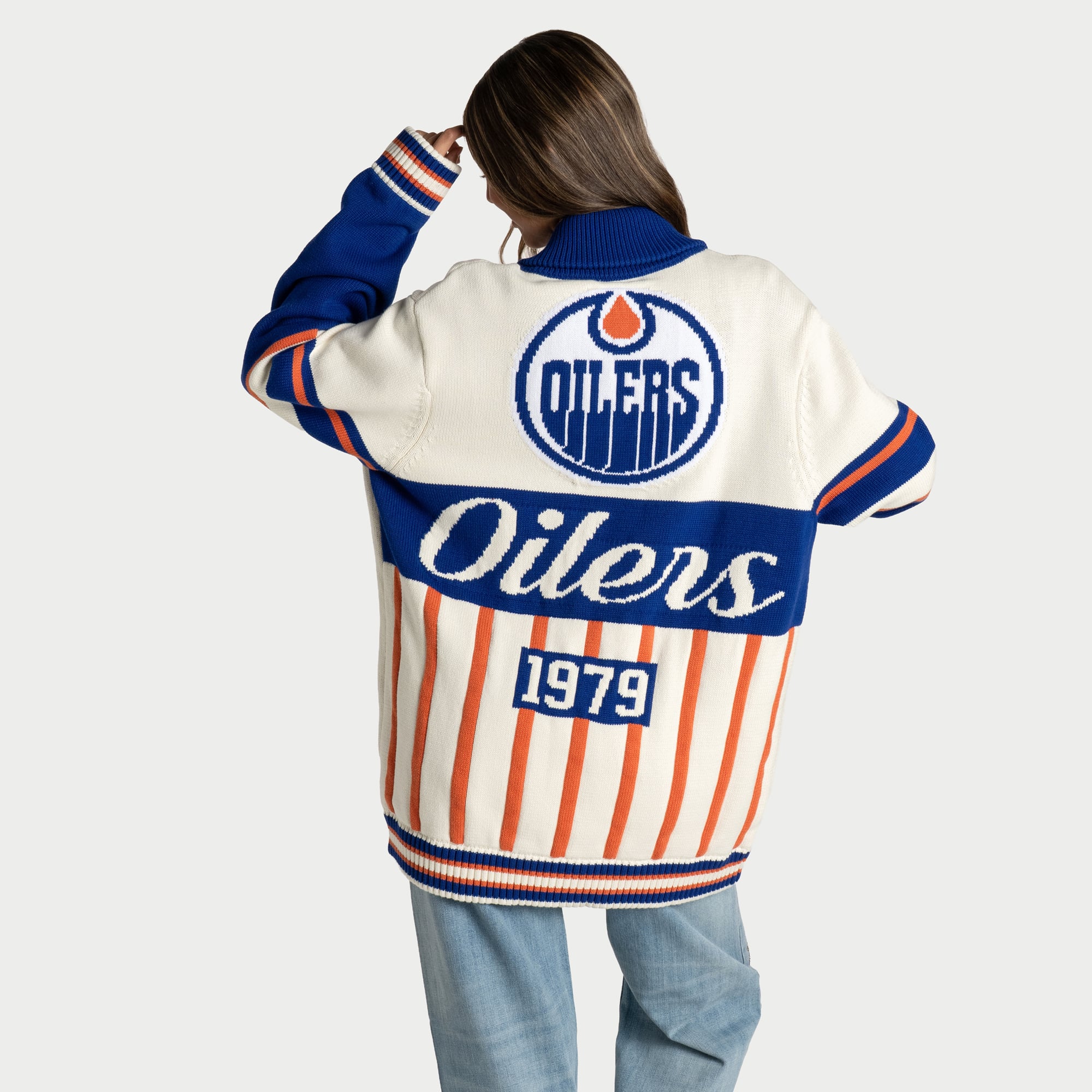 Pull à col roulé jacquard crème The Wild Collective pour femme, des Oilers d'Edmonton