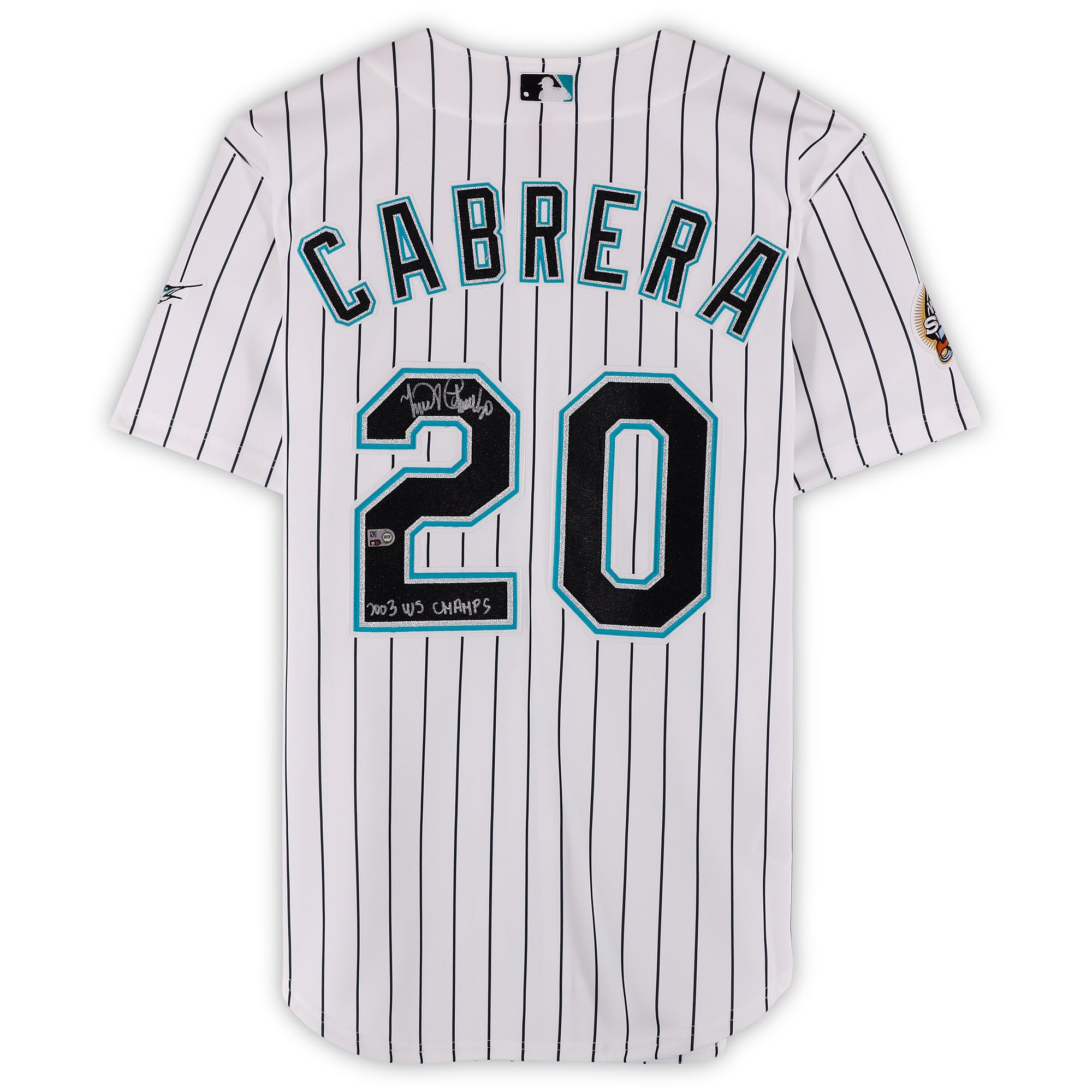 Maillot authentique Mitchell & Ness blanc autographié par Miguel Cabrera des Marlins de la Floride (édition 2003) avec inscription « Champions des Séries mondiales 2003 ».