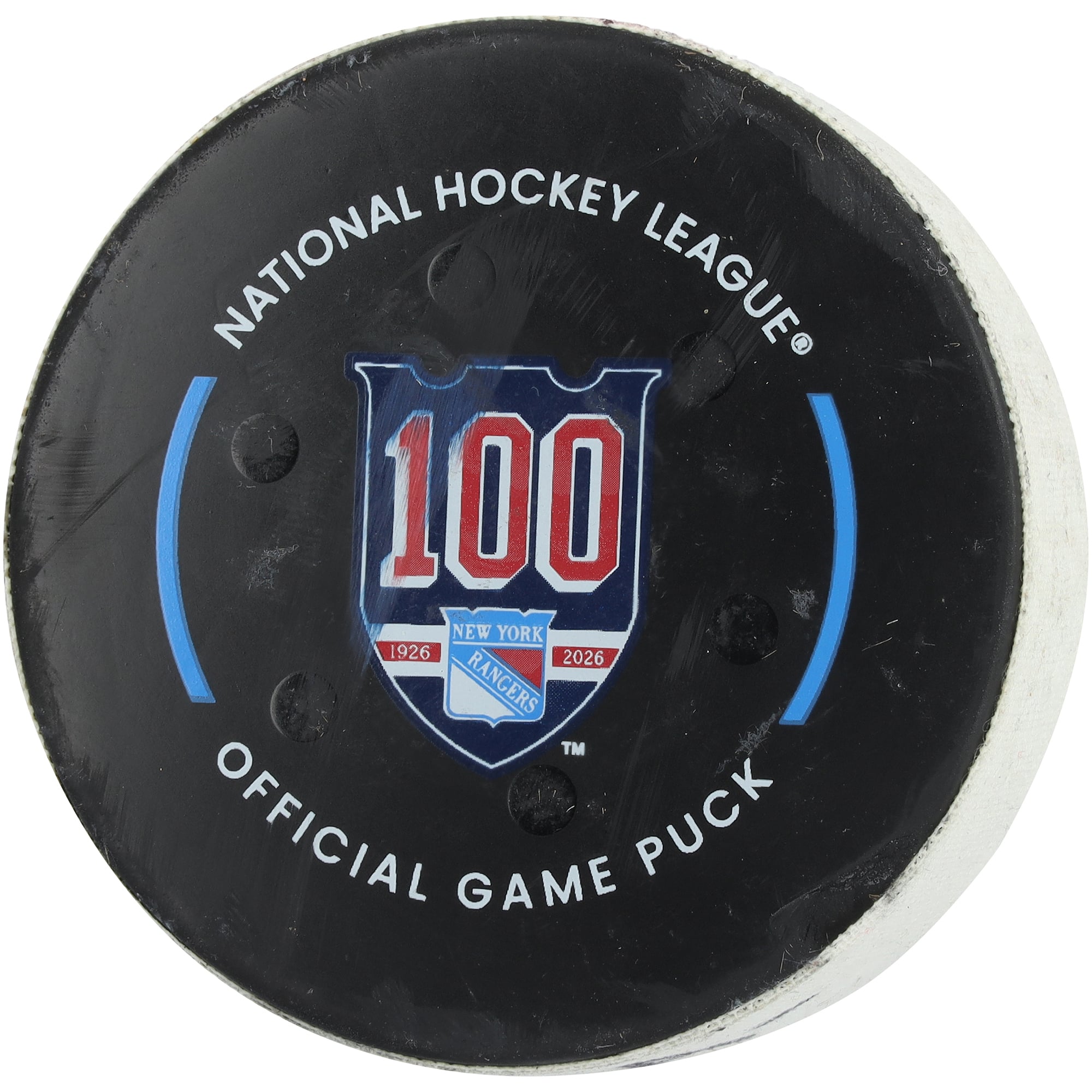 V106832 Pnthrs Mackie Samoskevich, rondelle de but utilisée lors du match des Panthers de la Floride du 29 mars 2026 contre les Rangers de New York. 11 Mackie Samoskevich UNS GU PUCK 46213 COLGMUEQU GUHKPU3397 # 11