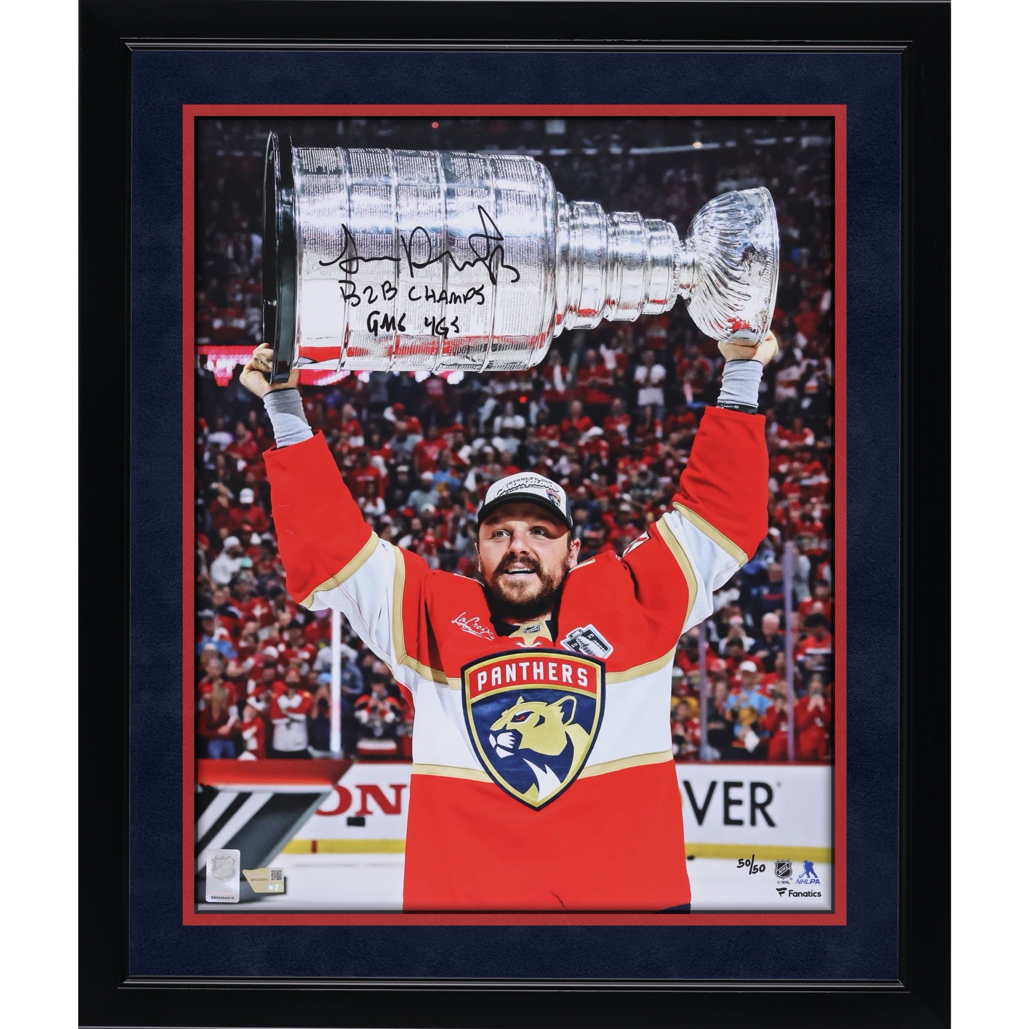 Photo dédicacée de Sam Reinhart, champion de la Coupe Stanley 2025, avec plusieurs inscriptions - Édition limitée n° 50/50