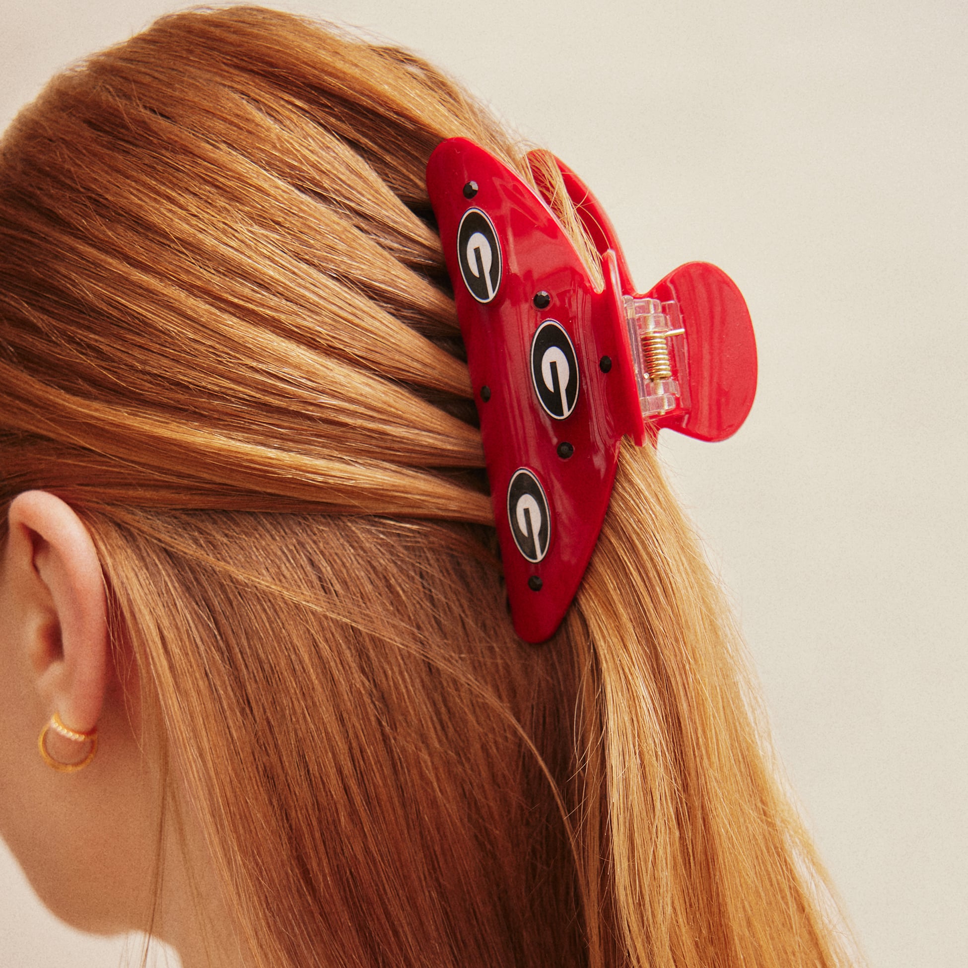BaubleBar Georgia Bulldogs Logo Hair Claw Clip