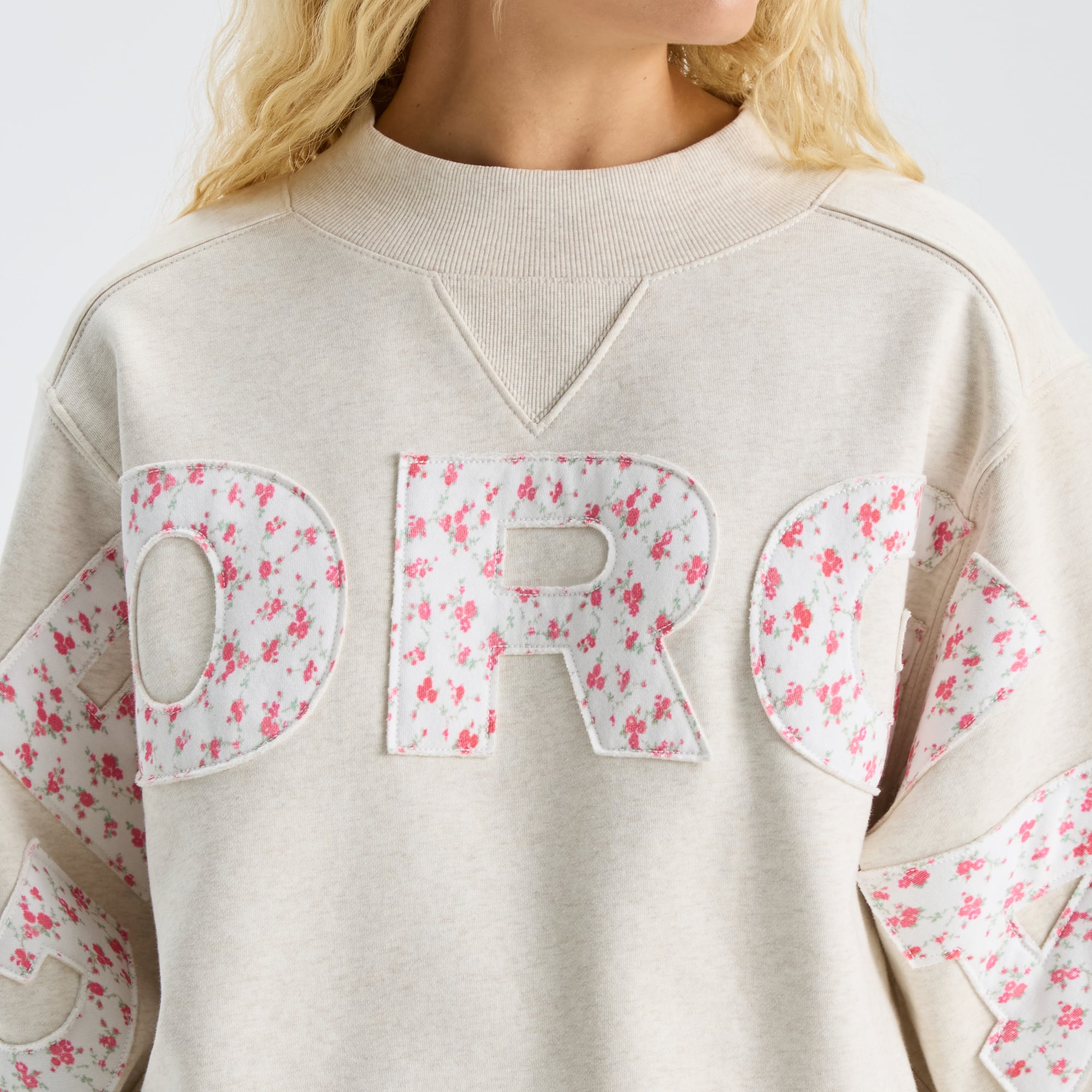 LoveShackFancy Women's Cream Georgia Bulldogs Mockneck Sweatshirt