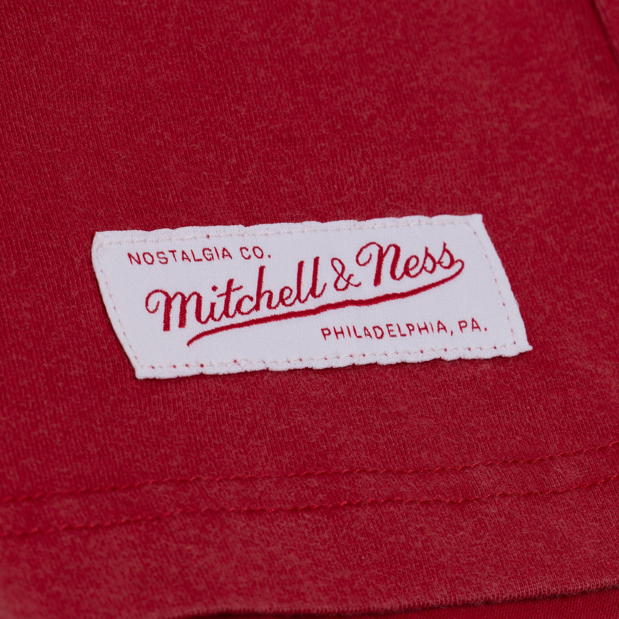 T-shirt Mitchell & Ness rouge Georgia Bulldogs Core Icon pour homme