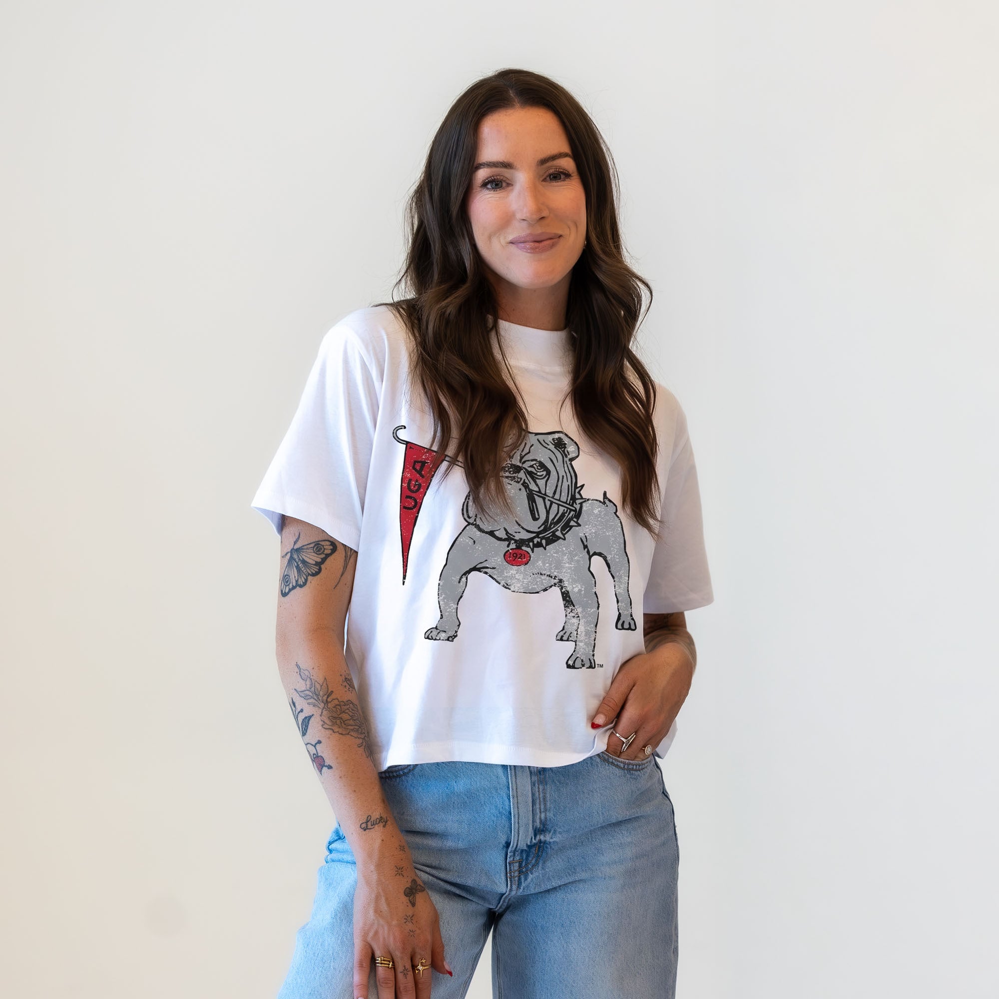 T-shirt blanc Georgia Bulldogs Vault Mascot pour femmes, idéal les journées de match