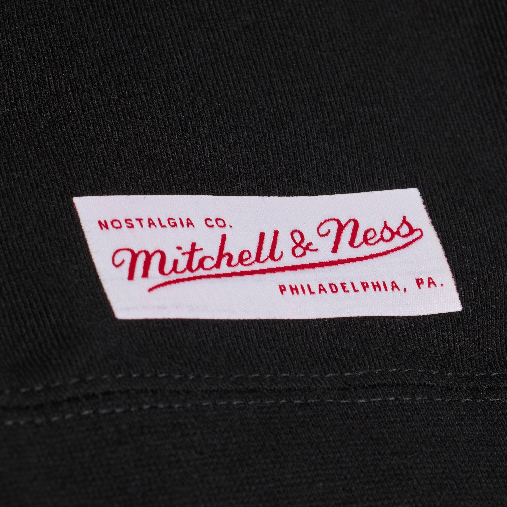 Sweat-shirt Mitchell & Ness noir pour homme, motif Golden State Warriors, effet aérographe