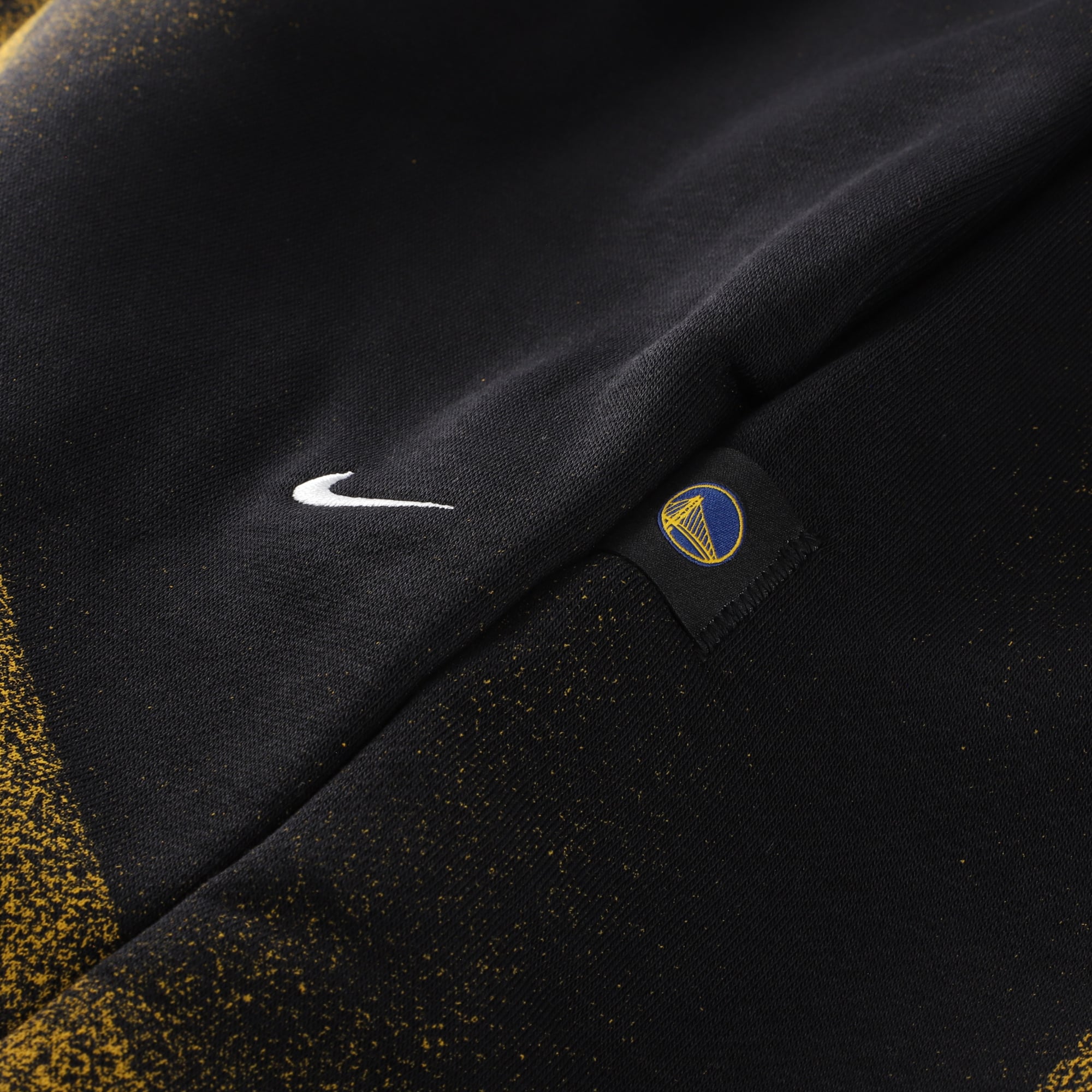 Short d'entraînement Nike Golden State Warriors 2026 Standard Issue Icon Fleece noir pour homme