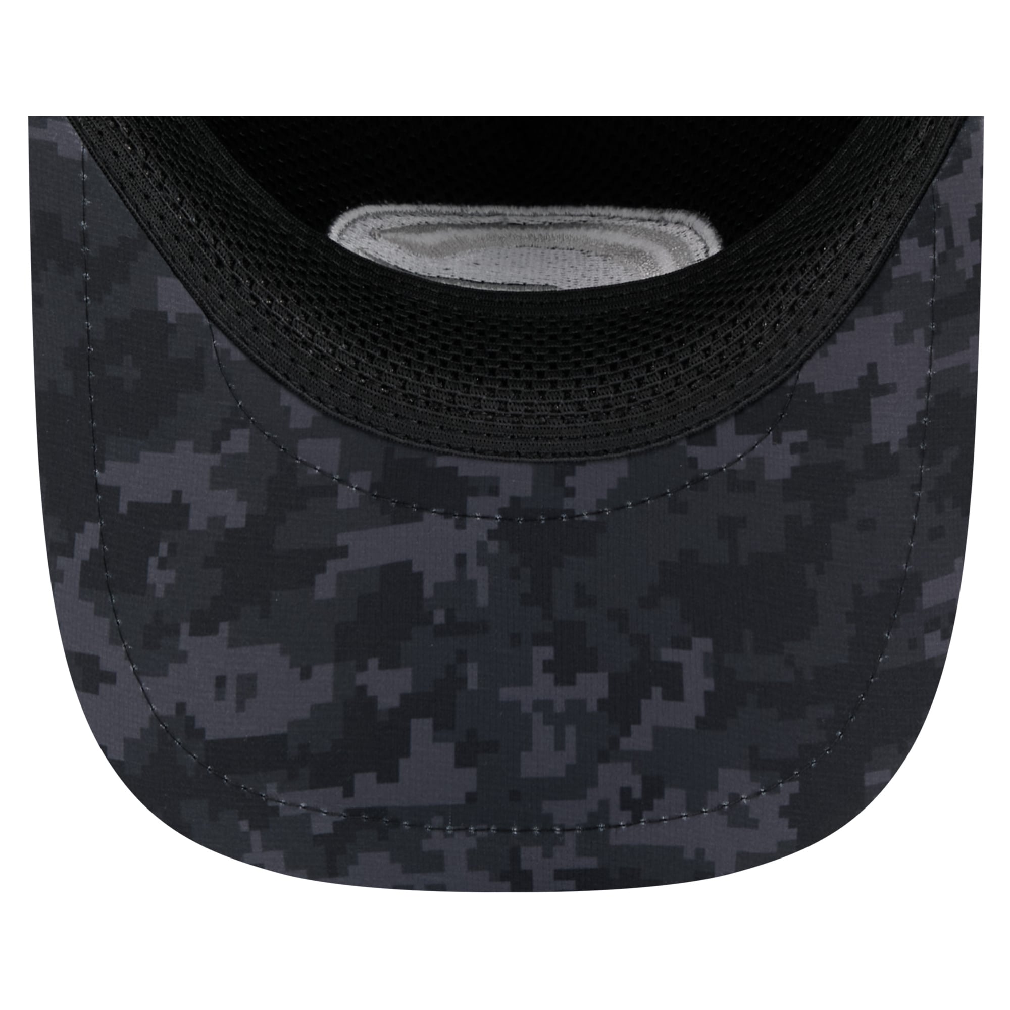 Casquette trucker ajustable New Era Apex 9FORTY noire Green Bay Packers 2026 Salute To Service pour homme