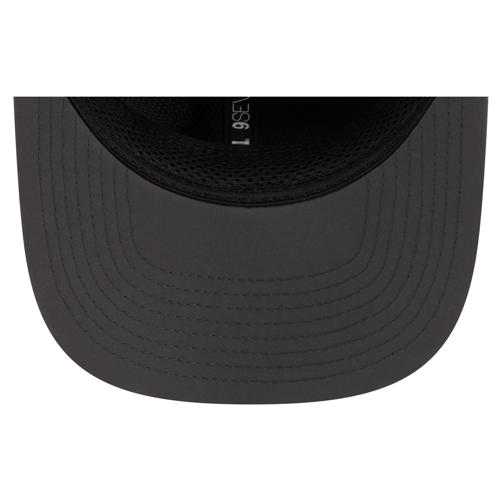 Casquette ajustable New Era Green Bay Packers 2026 Sideline pour temps froid, couleur anthracite, modèle 9SEVENTY.