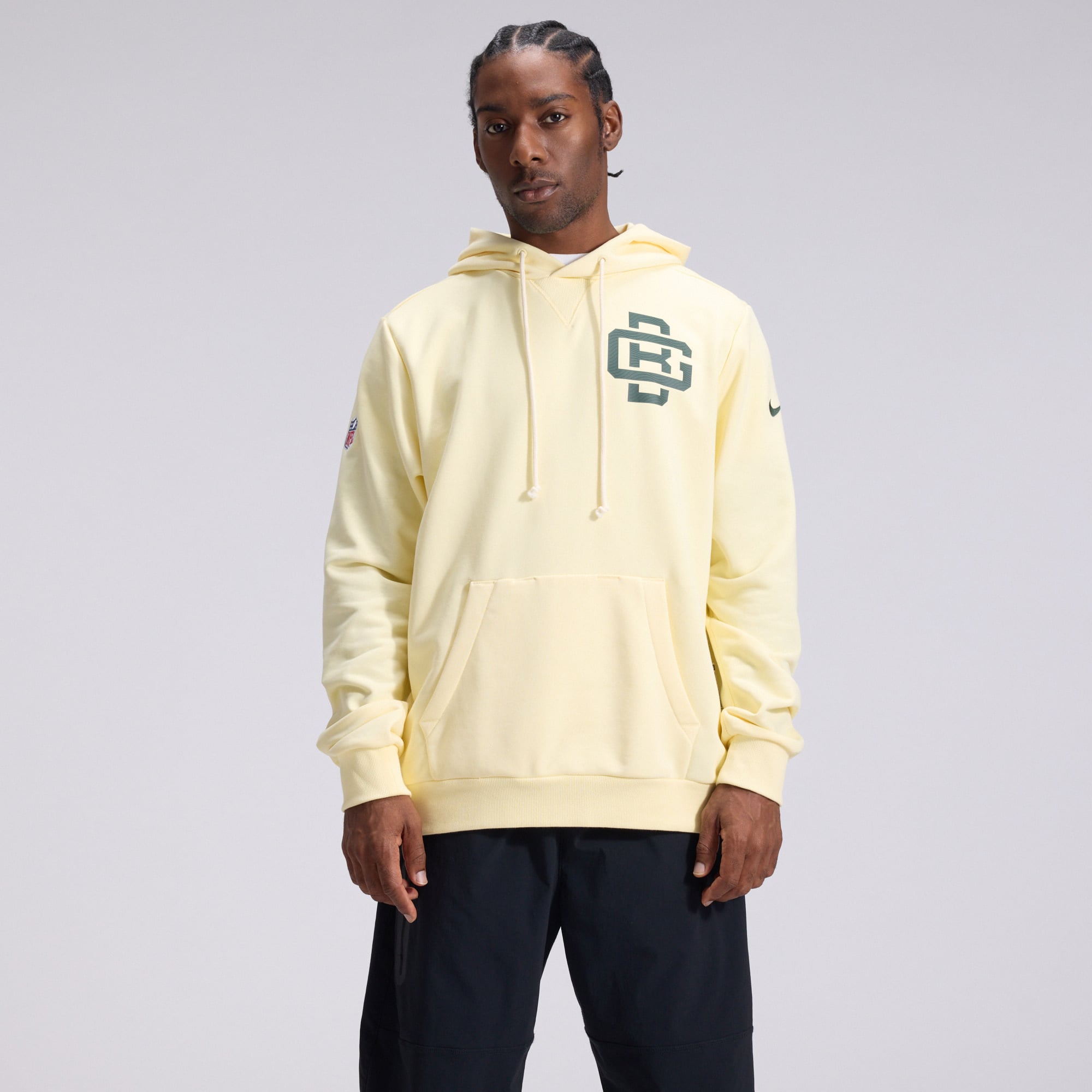 Sweat à capuche Nike Green Bay Packers 2026 Rivalries Collection Standard Issue Sideline pour homme, couleur crème.
