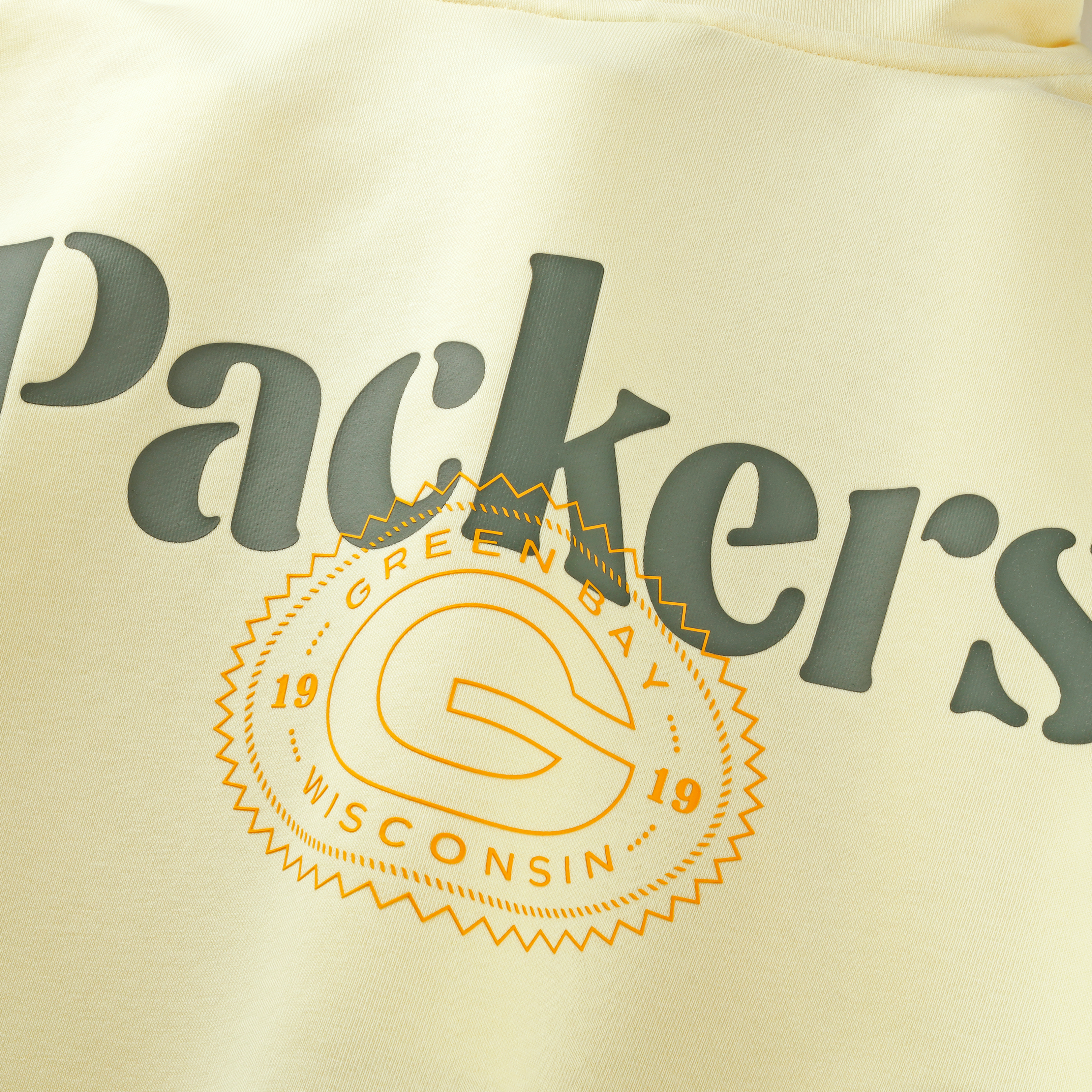 Sweat à capuche Nike Green Bay Packers 2026 Rivalries Collection Standard Issue Sideline pour homme, couleur crème.