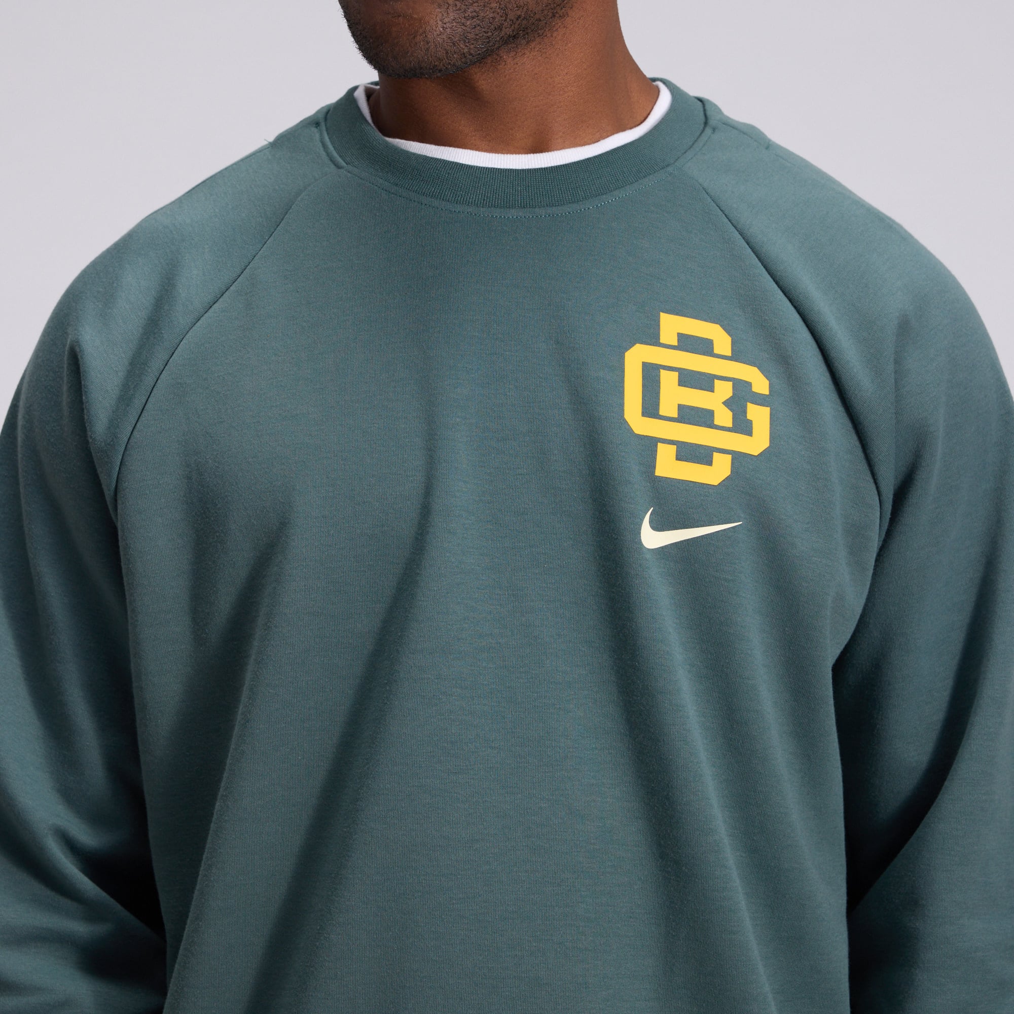 Men's Nike Green Bay Packers 2026 Rivalries Collection Dri-FIT Crew Sweatshirt