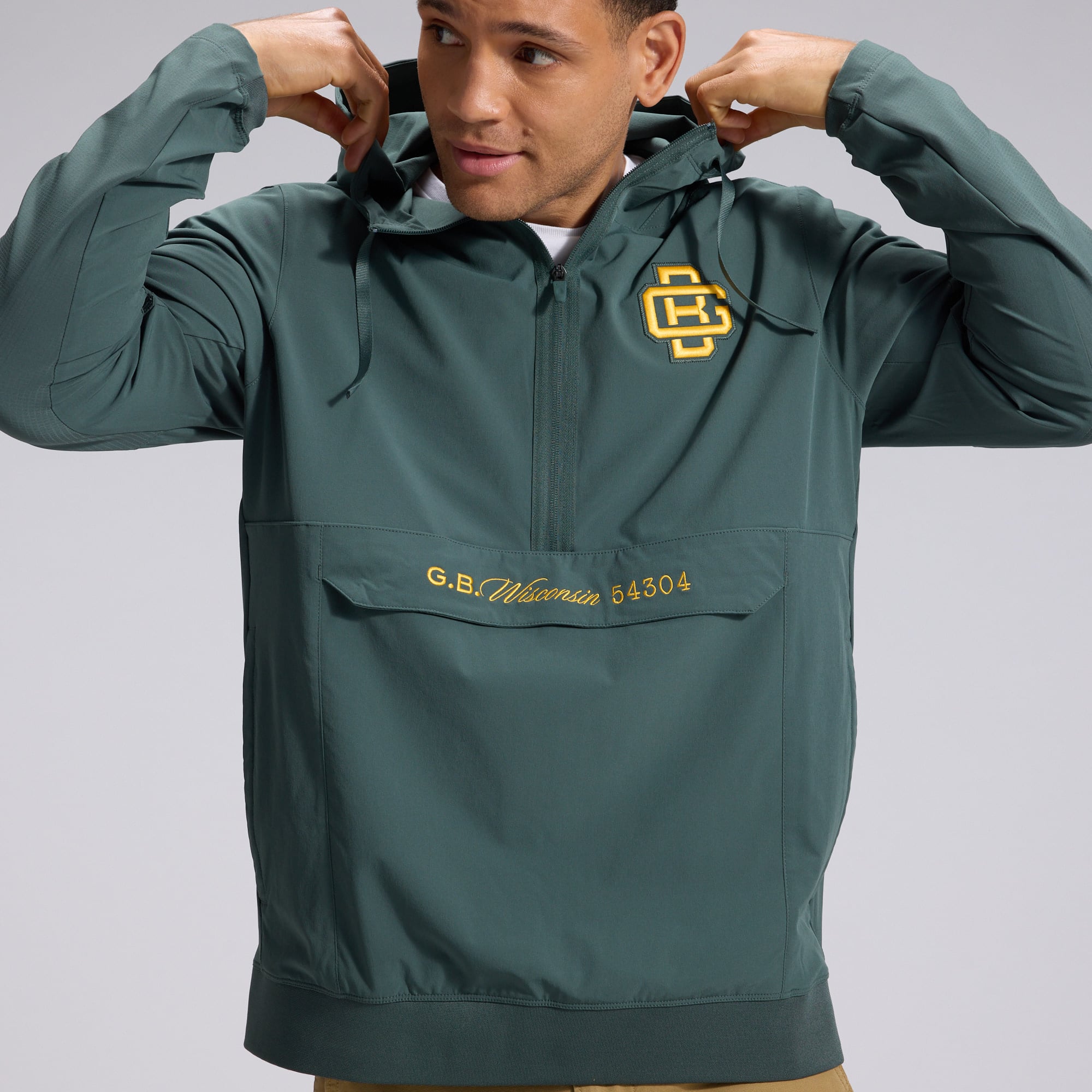 Men's Nike Green Bay Packers 2026 Rivalries Collection Sideline Anorak Half-Zip Jacket