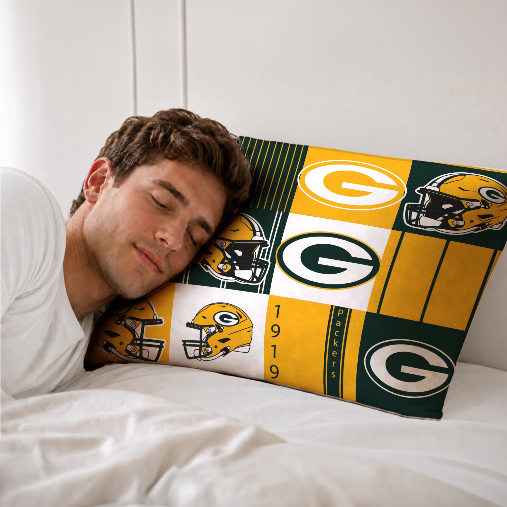 Pegasus Green Bay Packers Patchwork Plaid Three-Piece Full/Queen Bed in a Bag Set