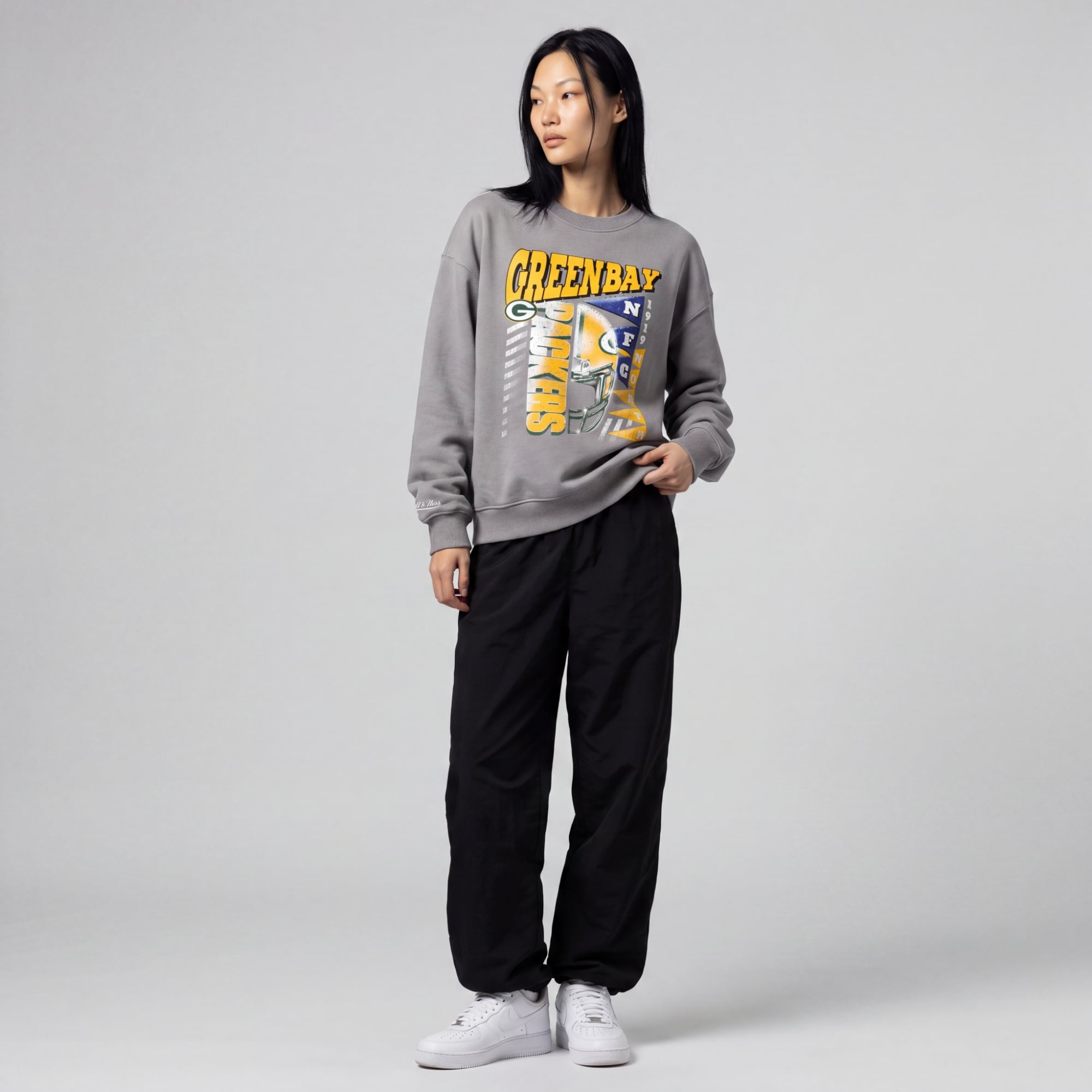 Women's Mitchell & Ness  Gray Green Bay Packers Street Graphic Crewneck Sweatshirt