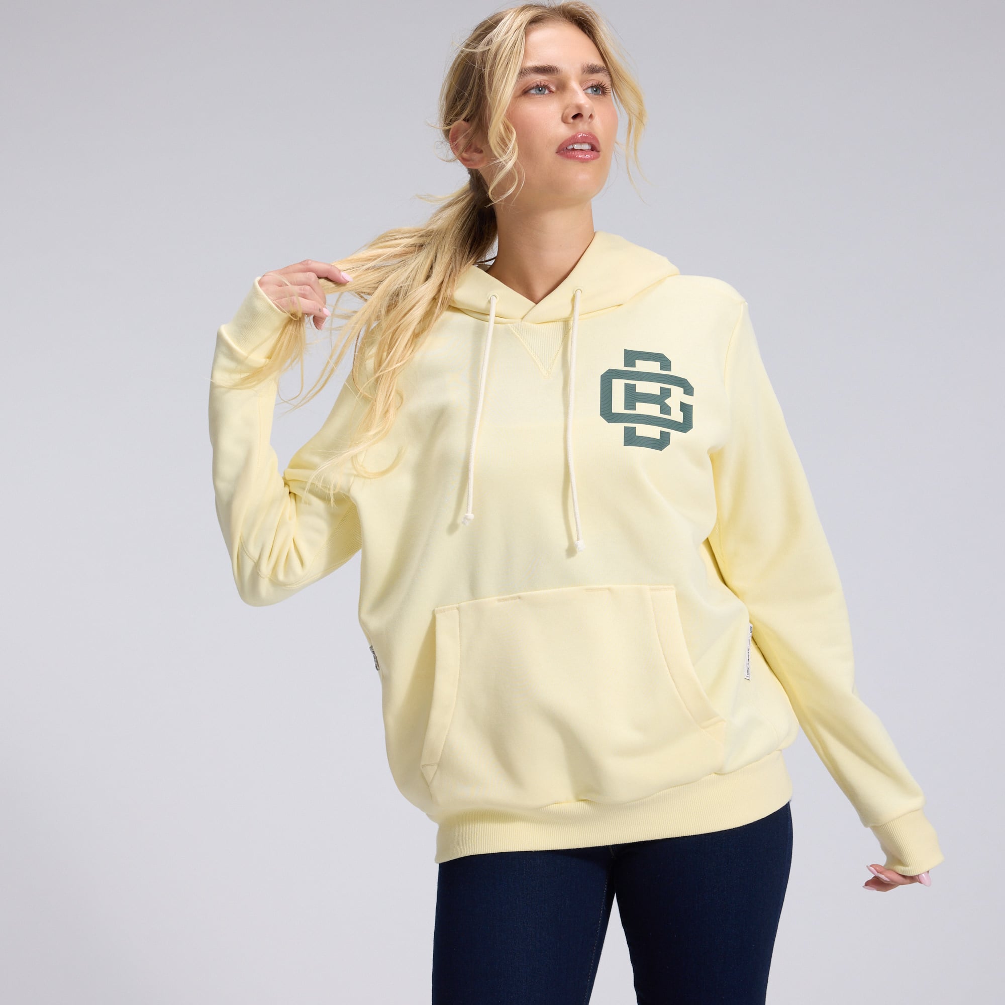 Women's Nike Cream Green Bay Packers 2026 Rivalries Collection Standard Issue Sideline Pullover Hoodie